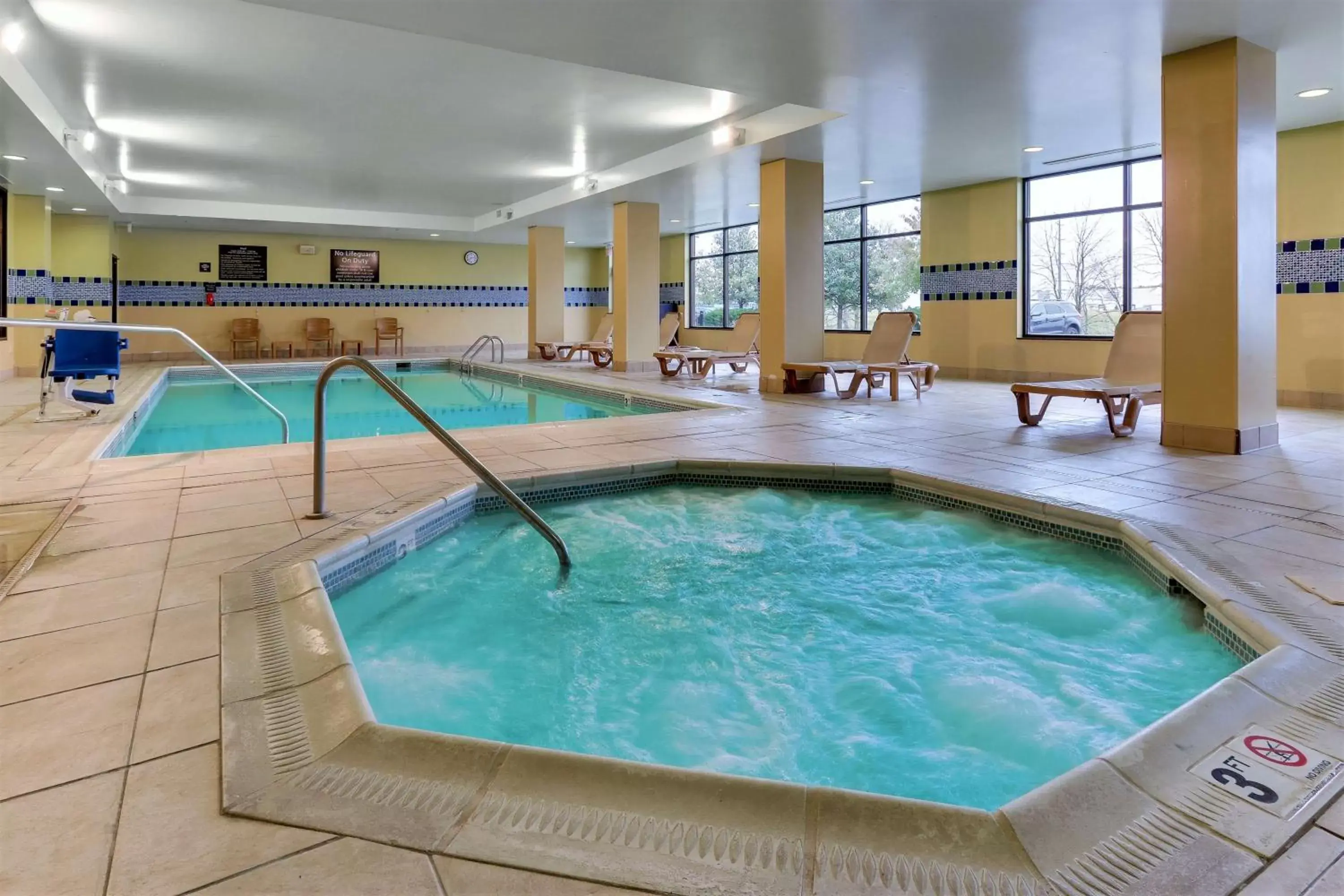 Pool view, Swimming Pool in Hampton Inn & Suites Indianapolis-Airport