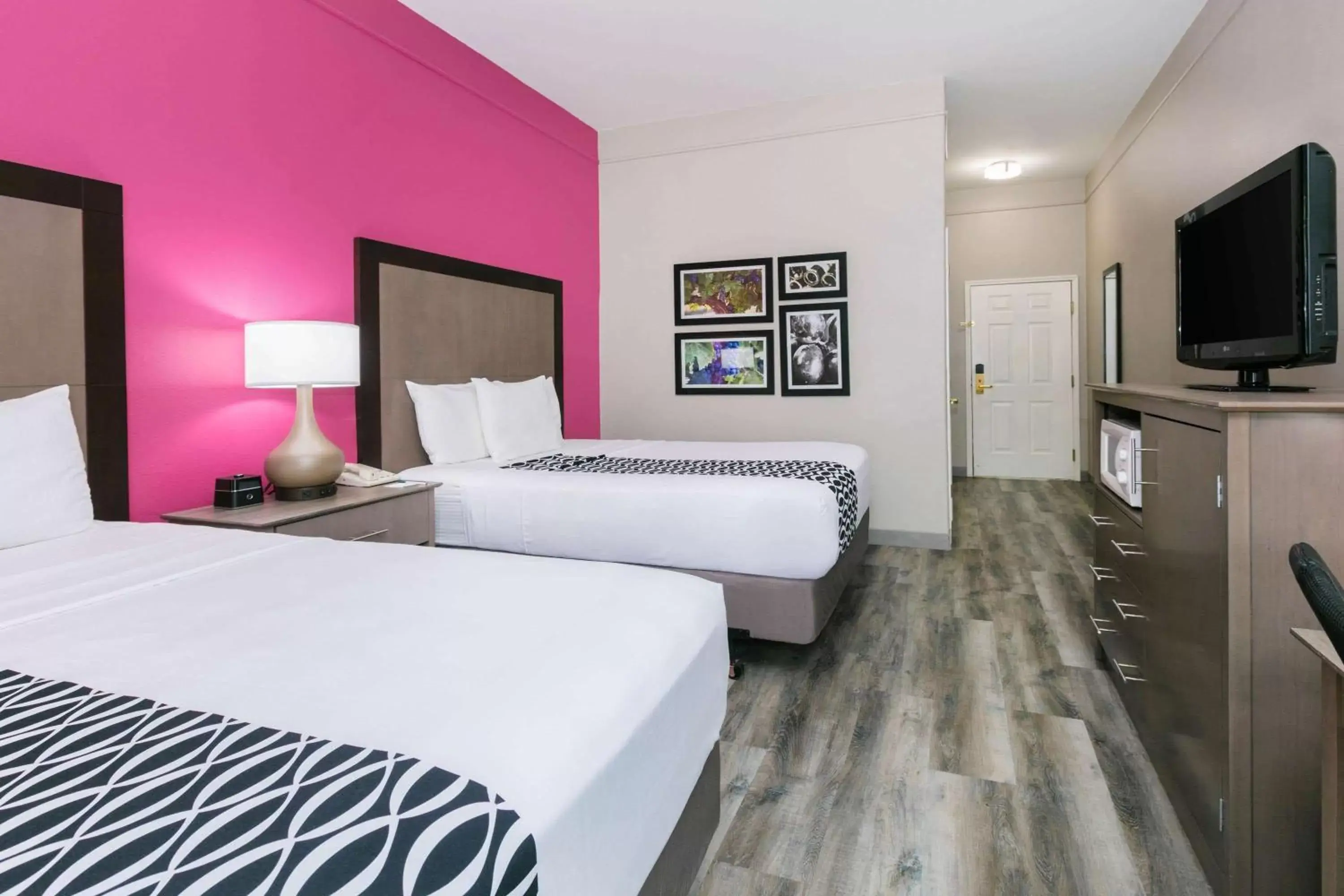 Queen Room with Two Queen Beds - Non-Smoking in La Quinta by Wyndham Fredericksburg Queen Room with Two Queen Beds - Non-Smoking in La Quinta by Wyndham Fredericksburg