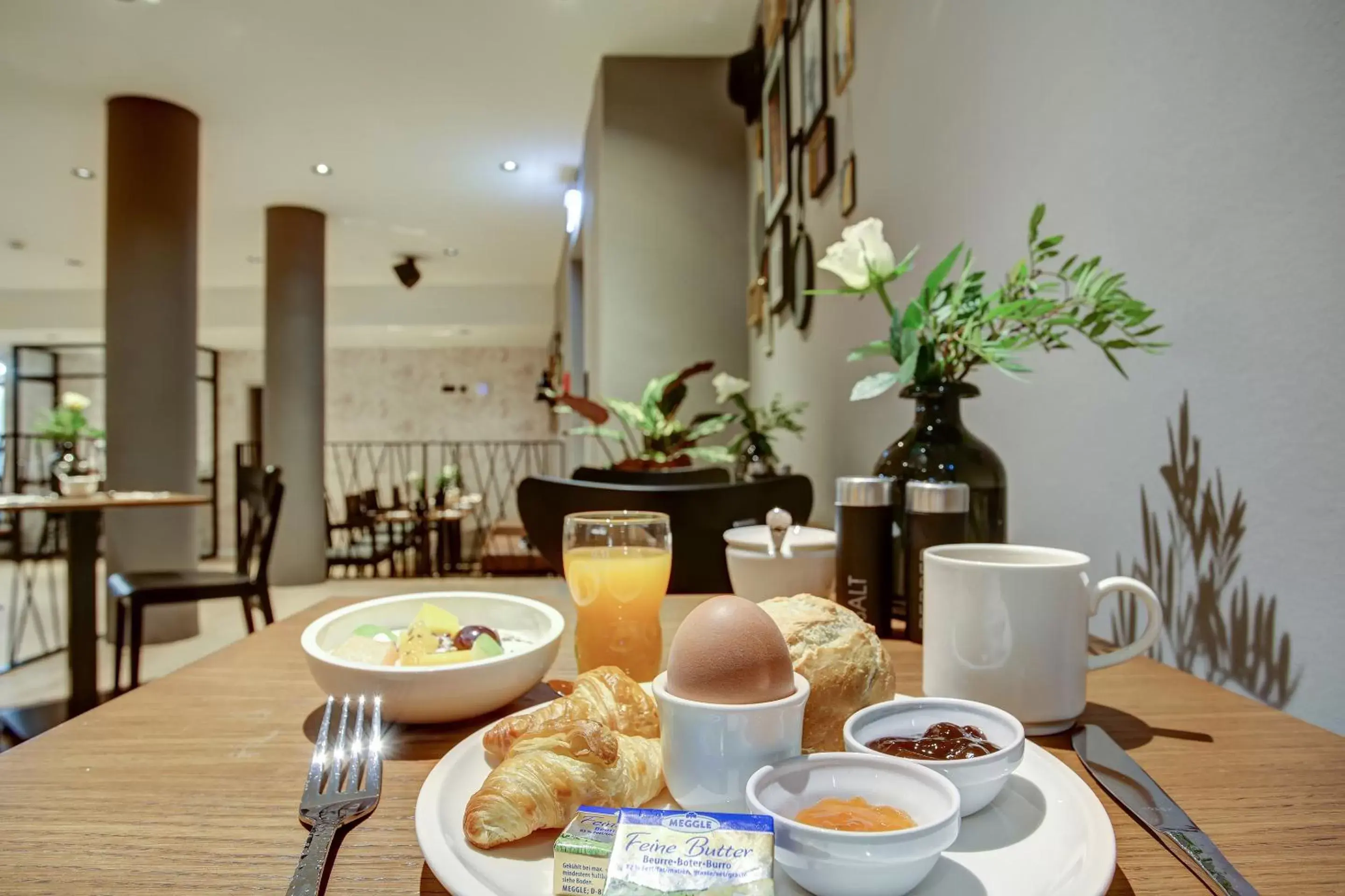 Breakfast in NYCE Hotel Hamburg City