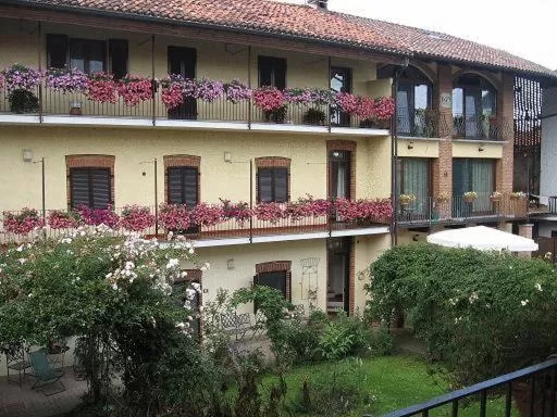 Property building in Residenza Del Lago