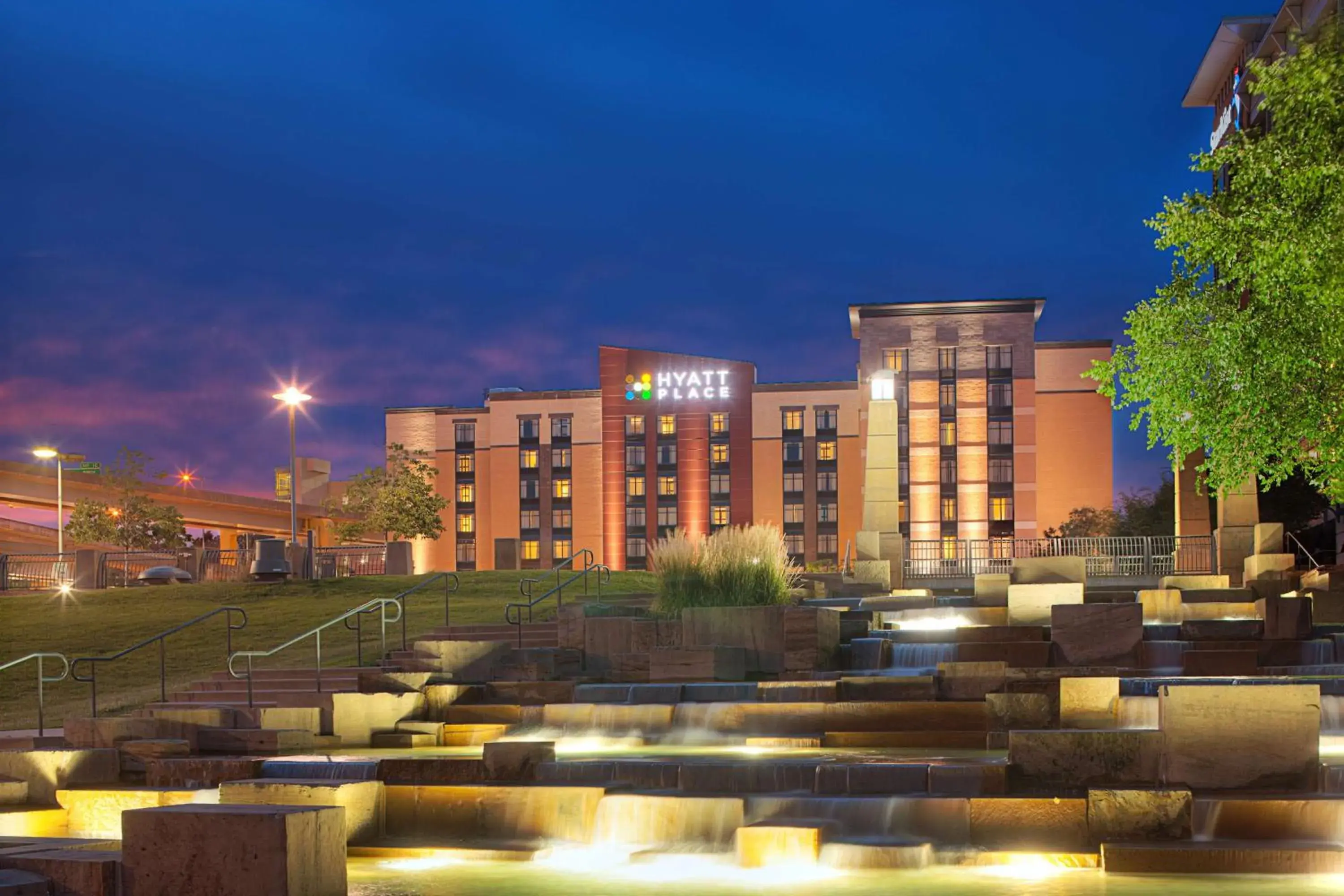 Property building in Hyatt Place Pittsburgh/North Shore