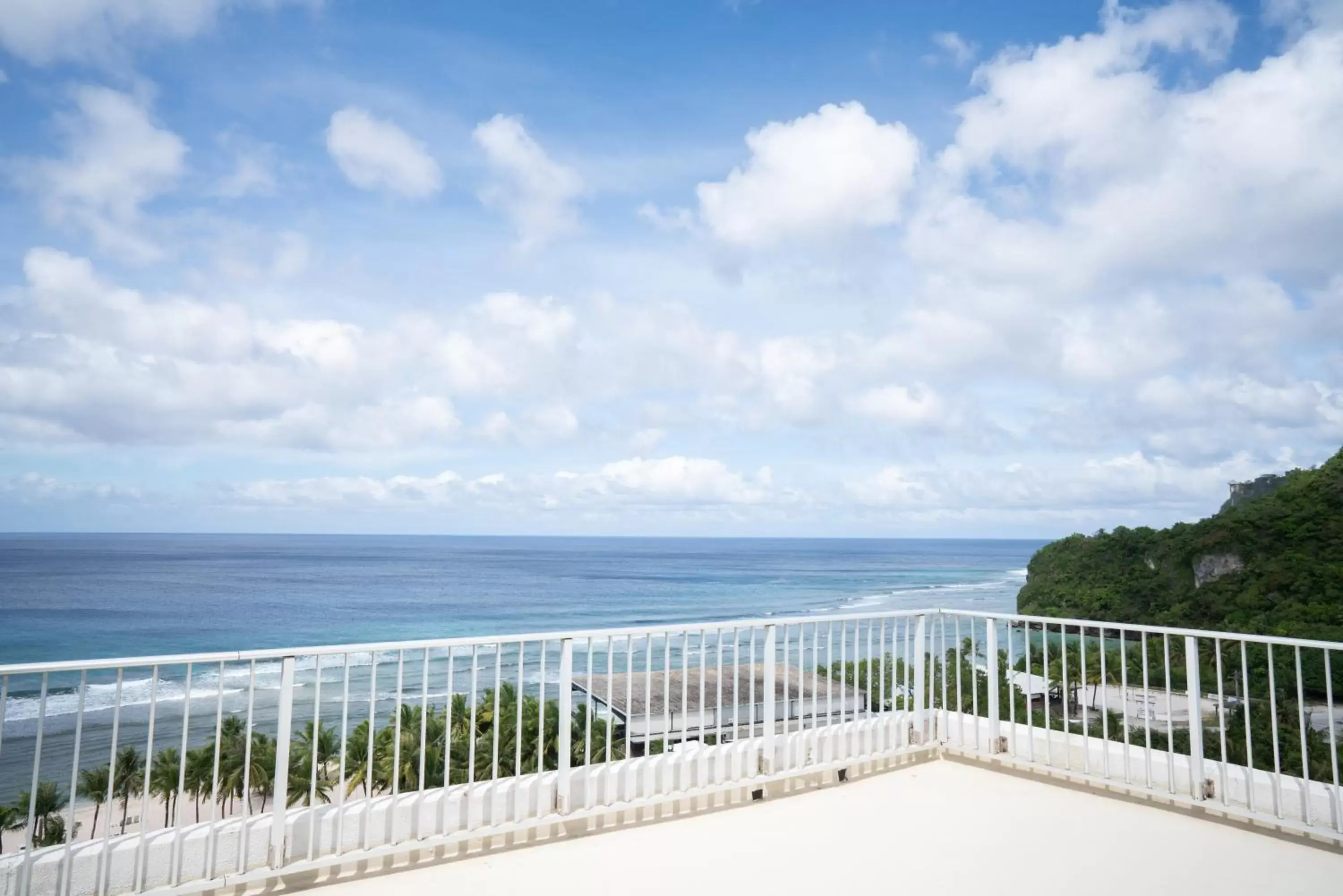 Balcony/Terrace, Sea View in Hotel Nikko Guam