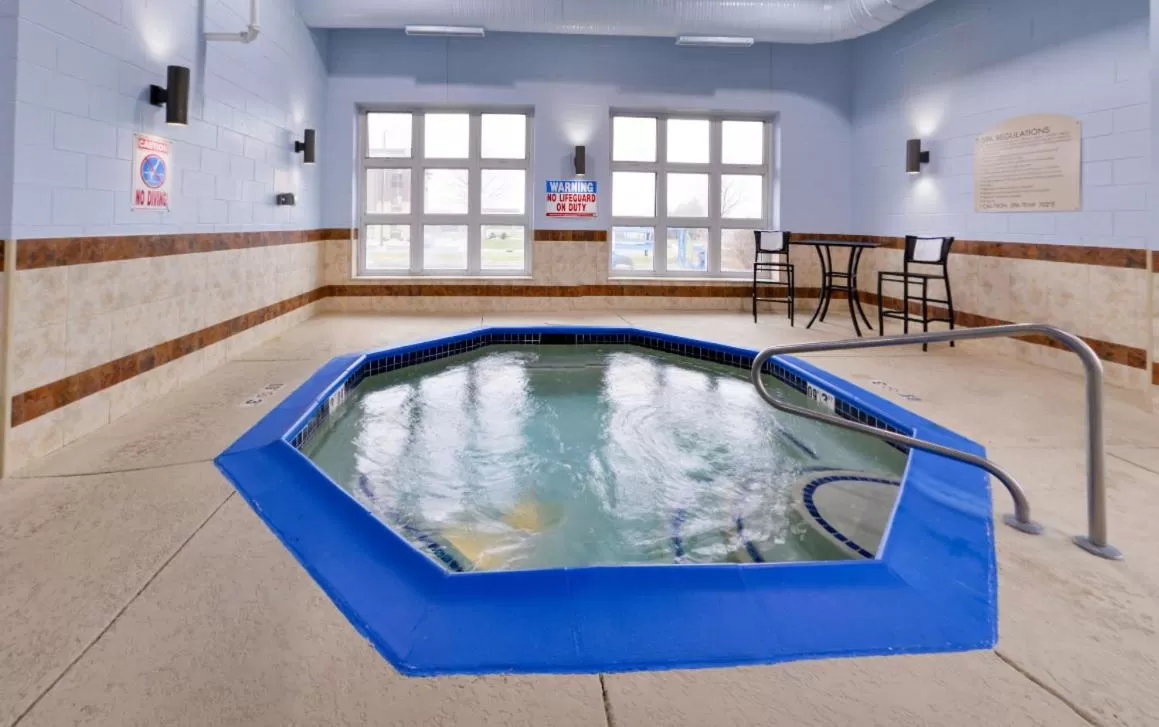 Hot Tub in Holiday Inn Express Wixom by IHG