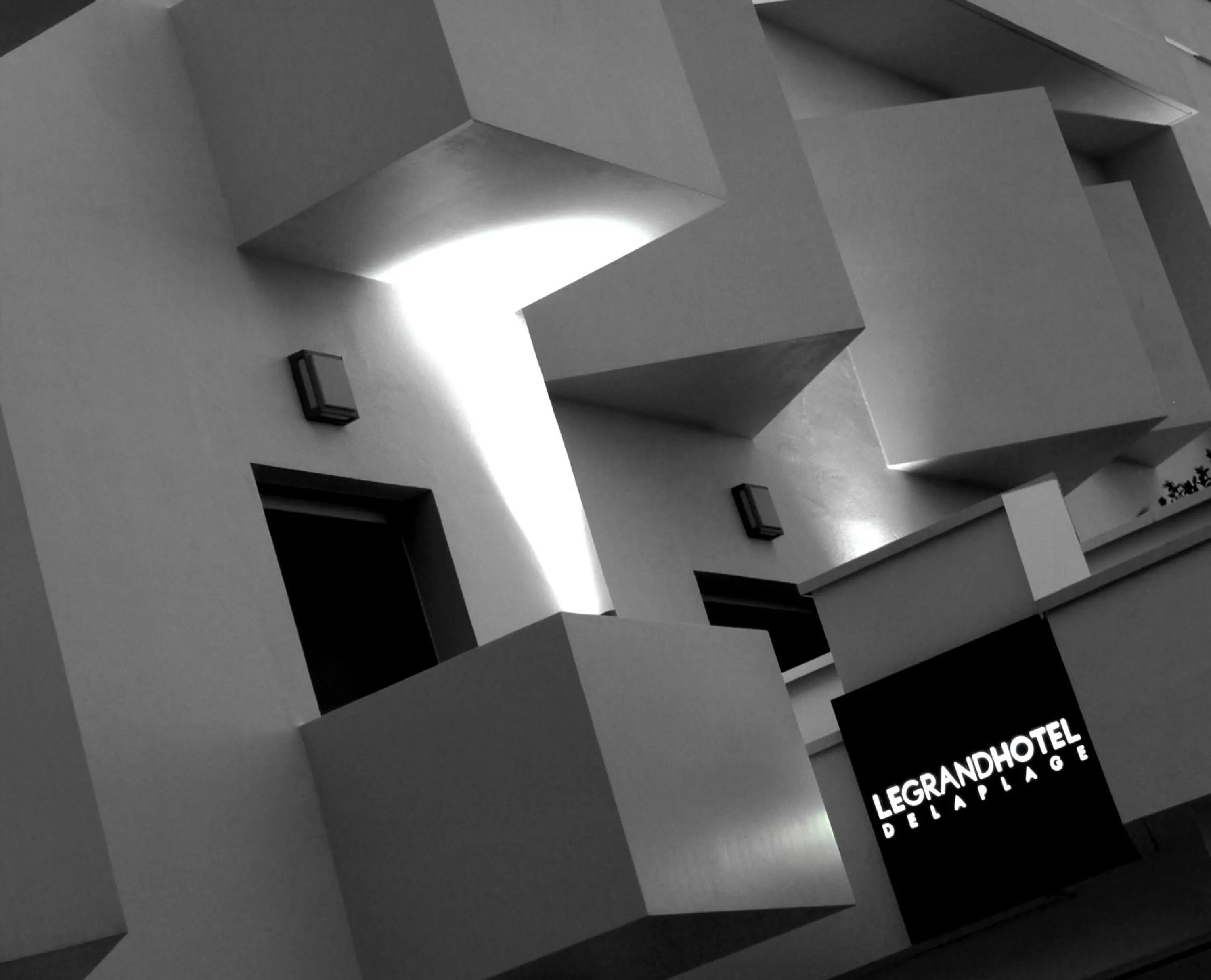 Facade/entrance in Le Grand Hotel de la Plage