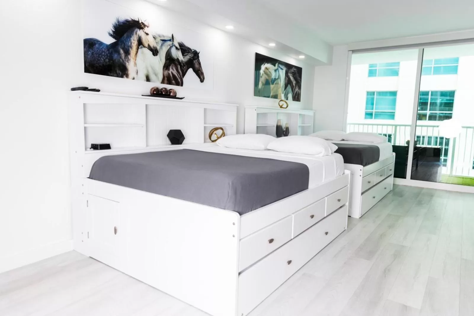 Bedroom, Bed in Modern and Luxurious Brickell Studio