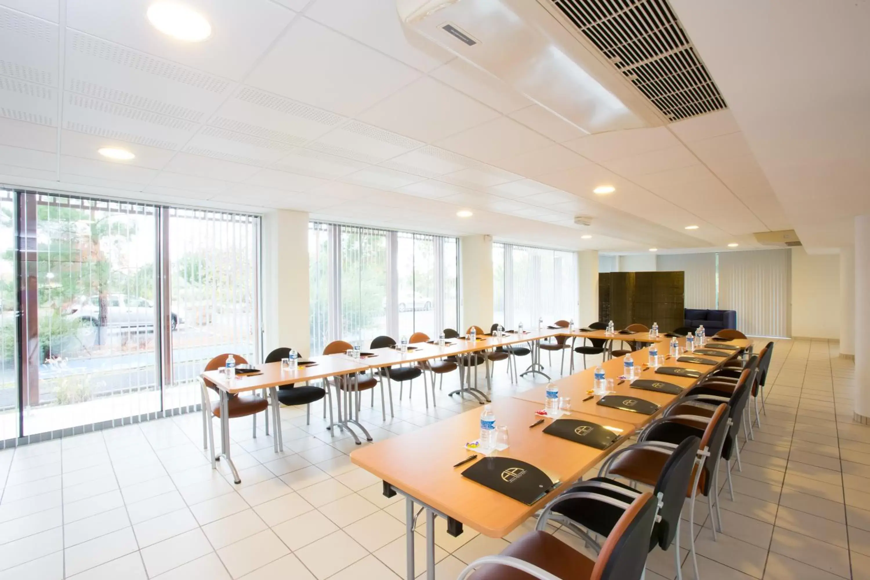 Business facilities in All Suites La Teste – Bassin d’Arcachon