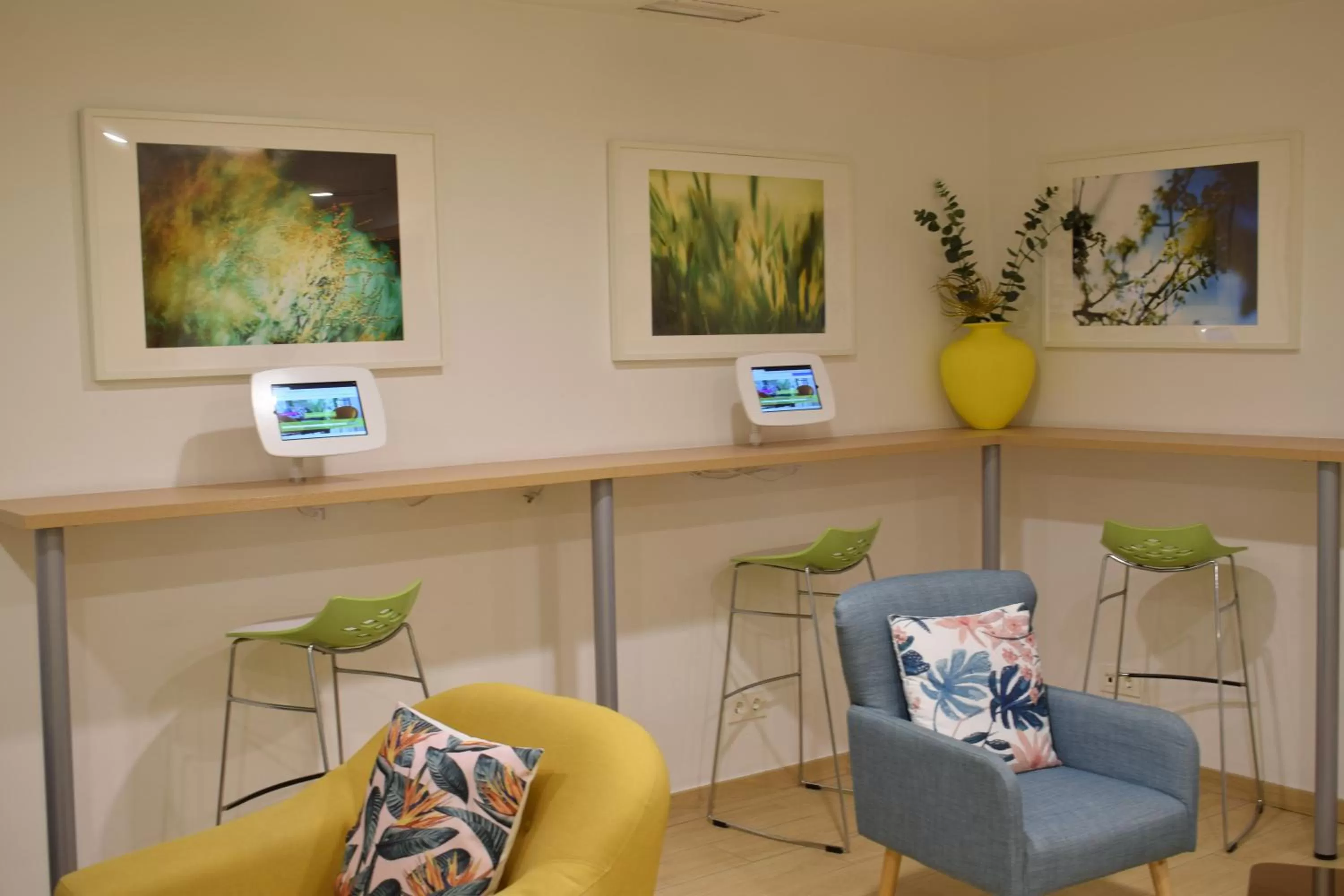 Communal lounge/ TV room in SmartRoom Barcelona