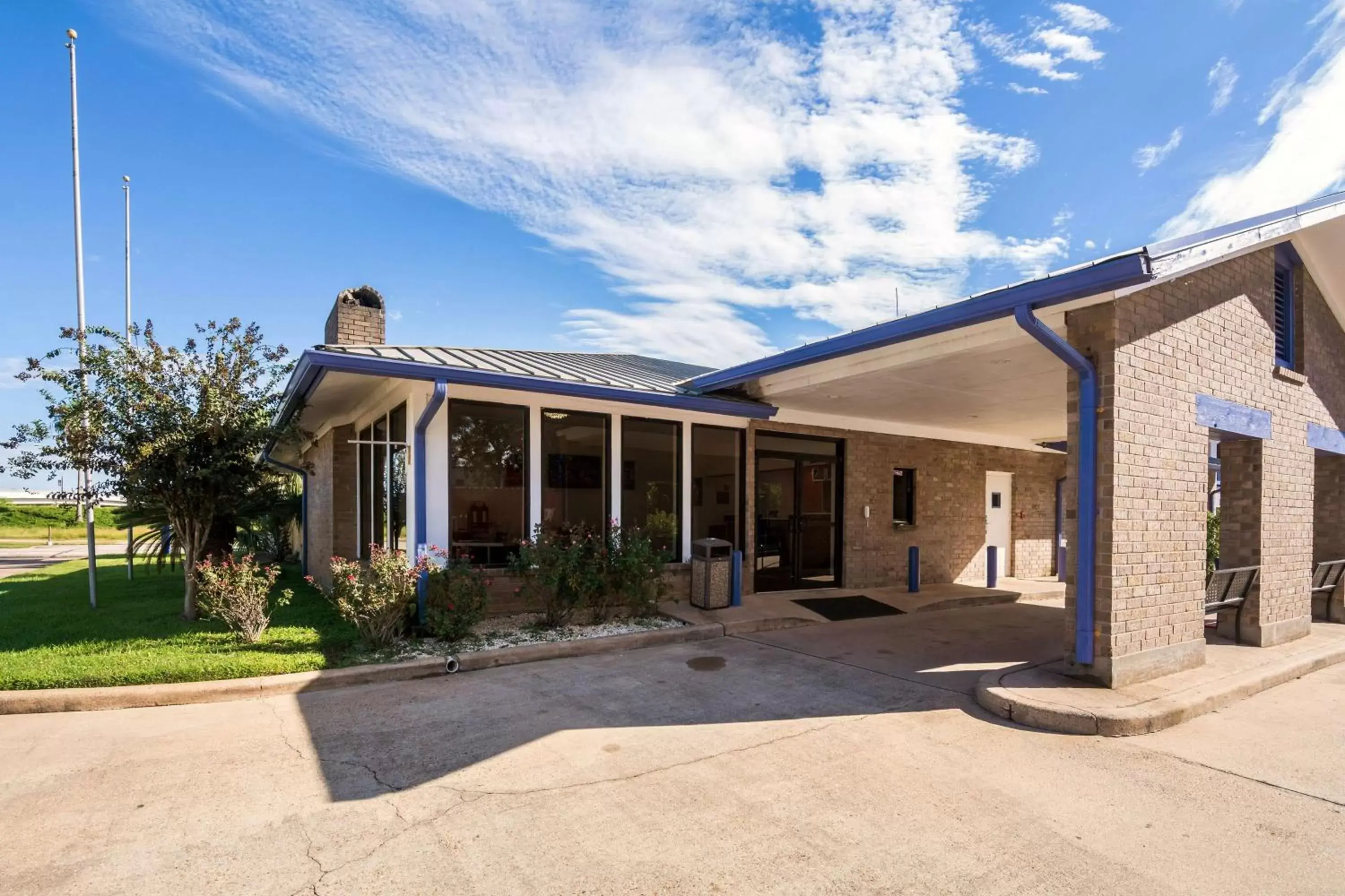 Property building in Motel 6-Freeport, TX Property building in Motel 6-Freeport, TX