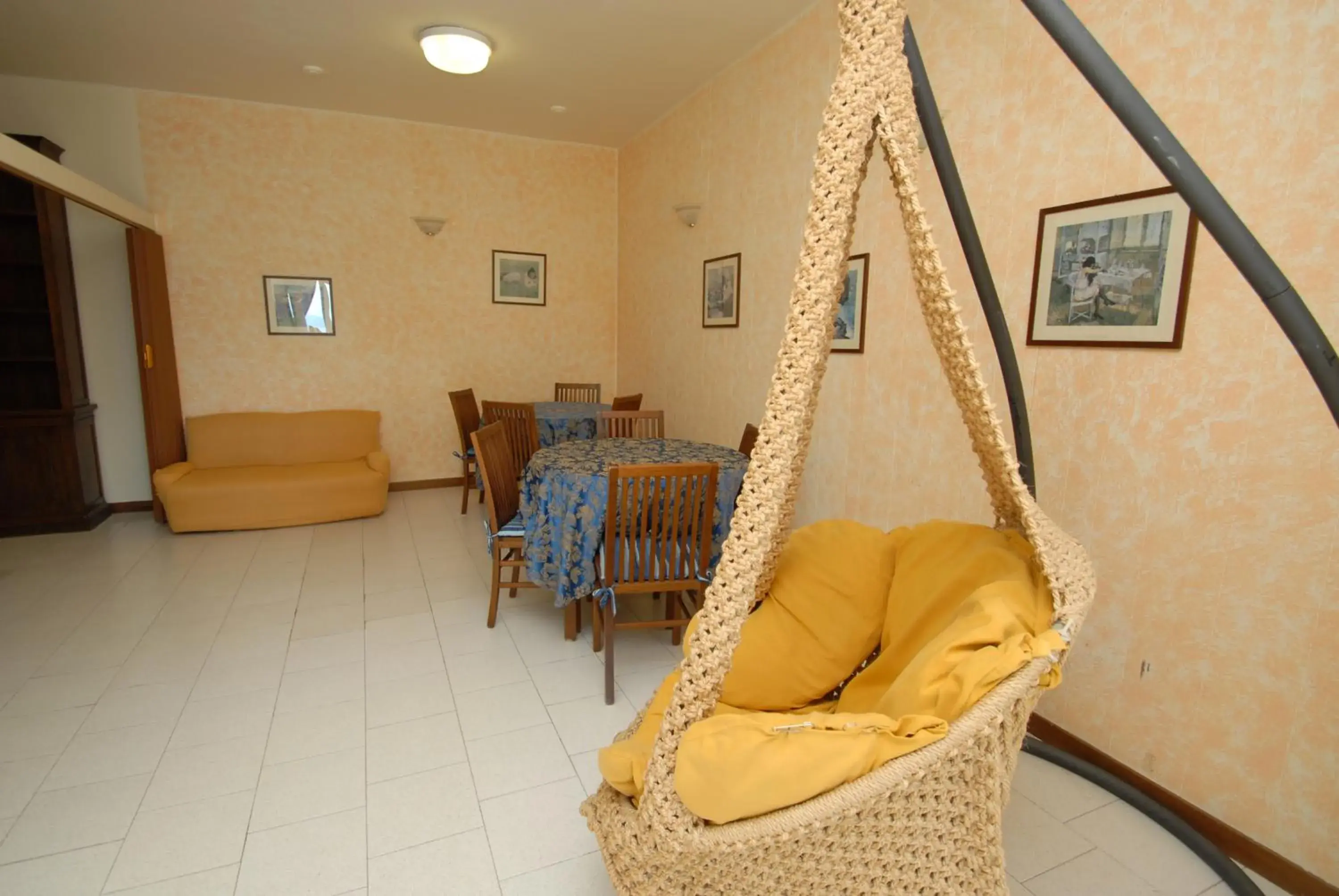 Restaurant/places to eat, Seating Area in Hotel Baia Del Sorriso