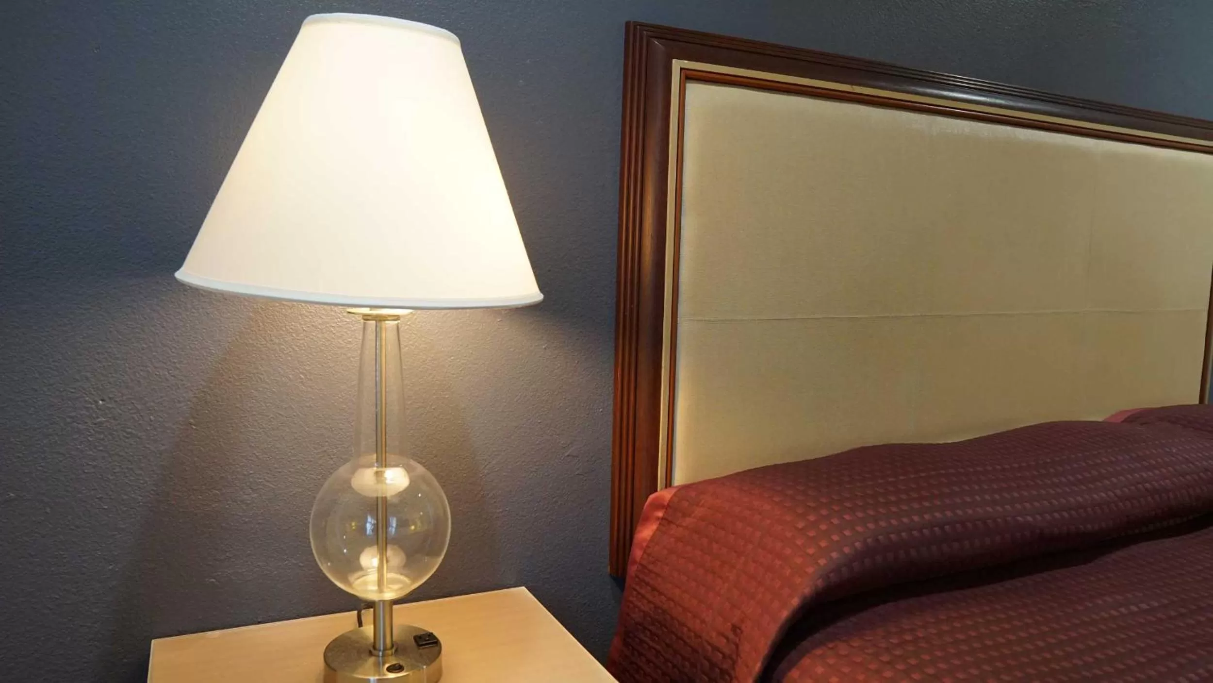 Bed in Del Mar Motel