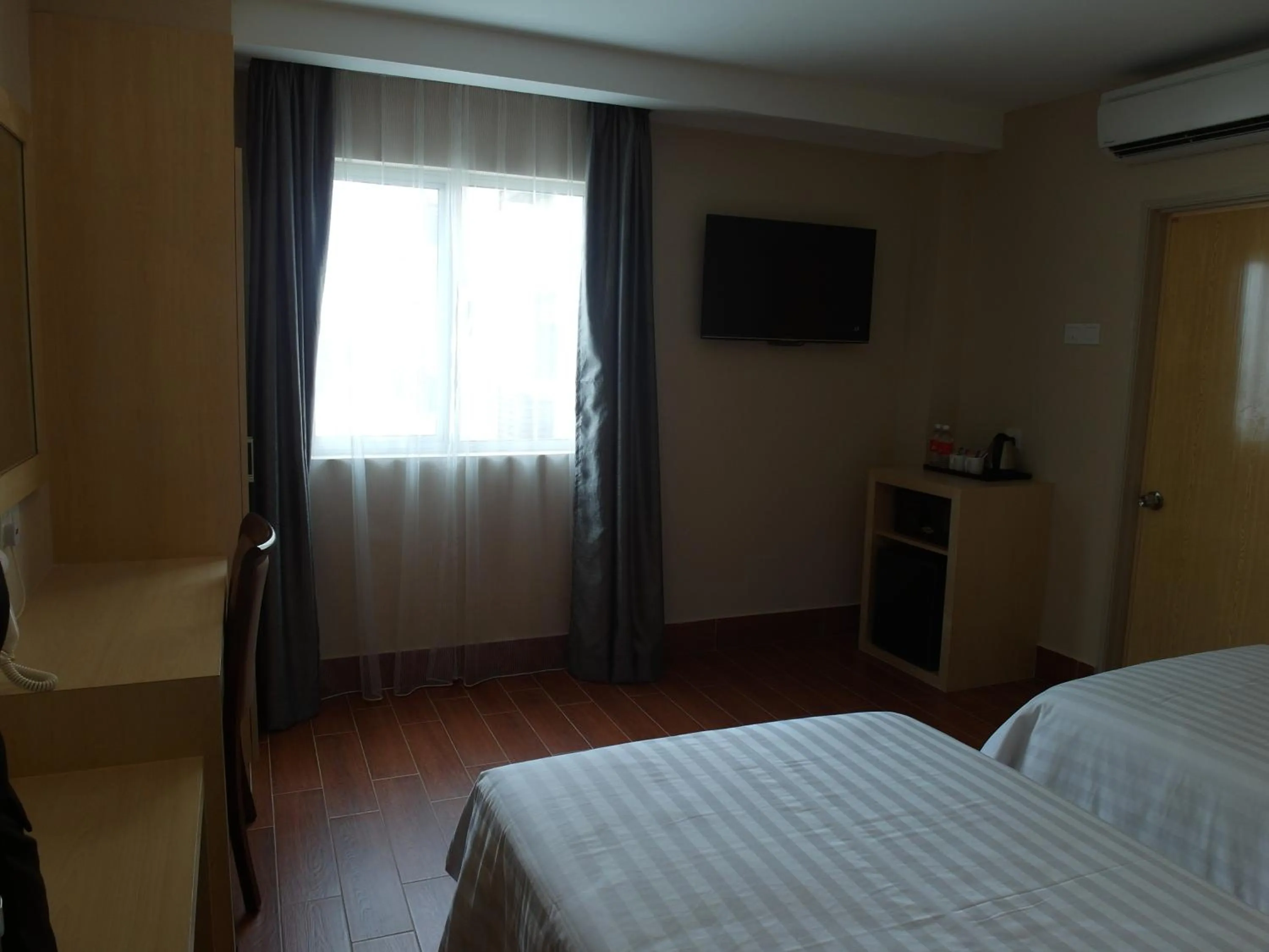 Photo of the whole room, Bed in Metro Hotel @ KL Sentral