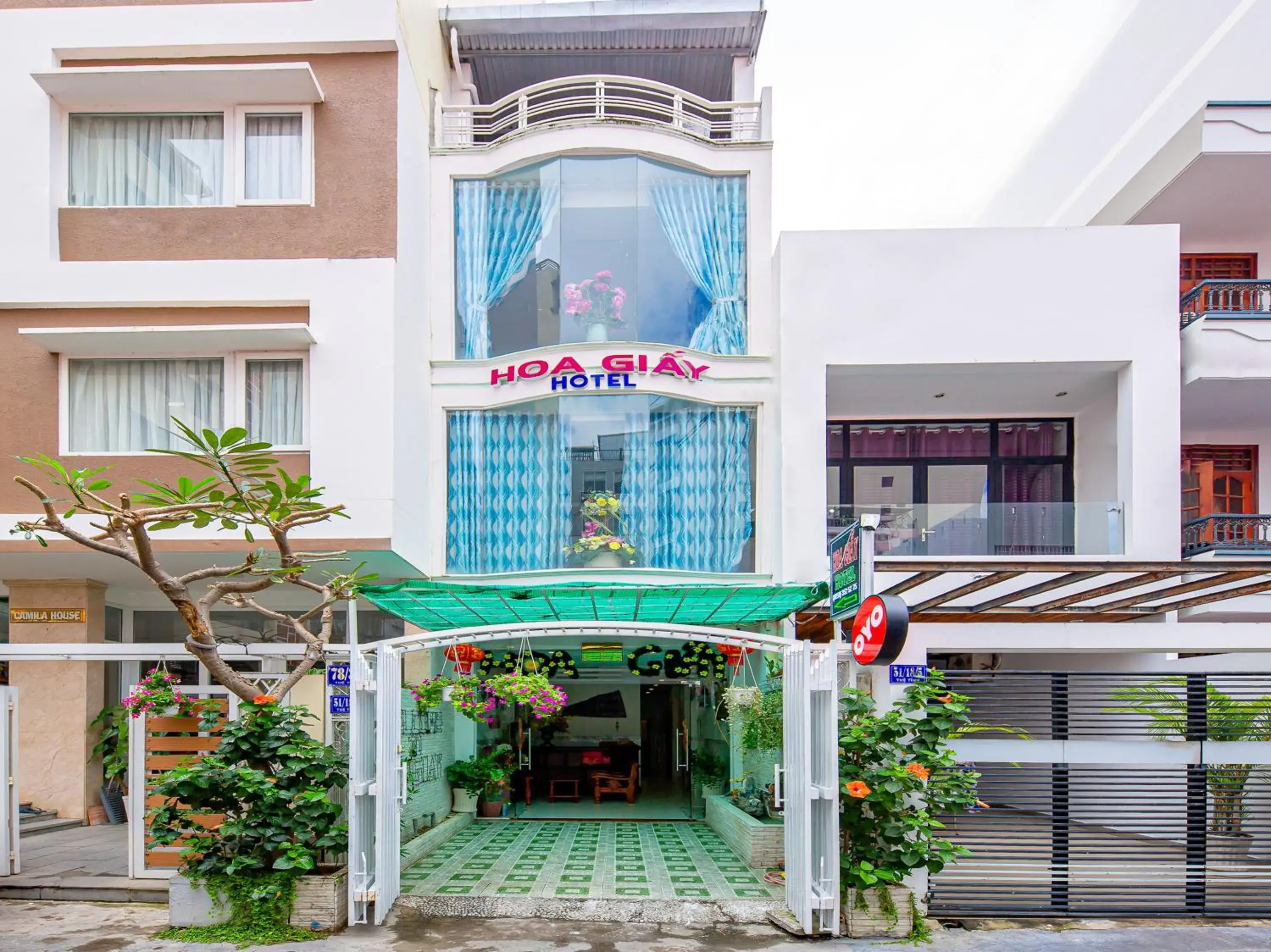 Facade/entrance, Property Building in OYO 828 Hoa Giay Hotel