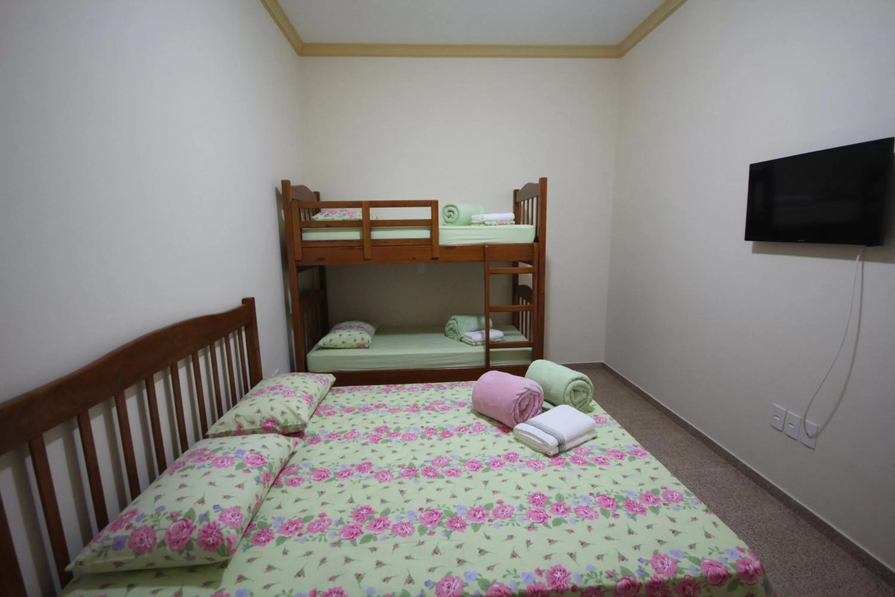Photo of the whole room, Bed in Pousada Sorocabana