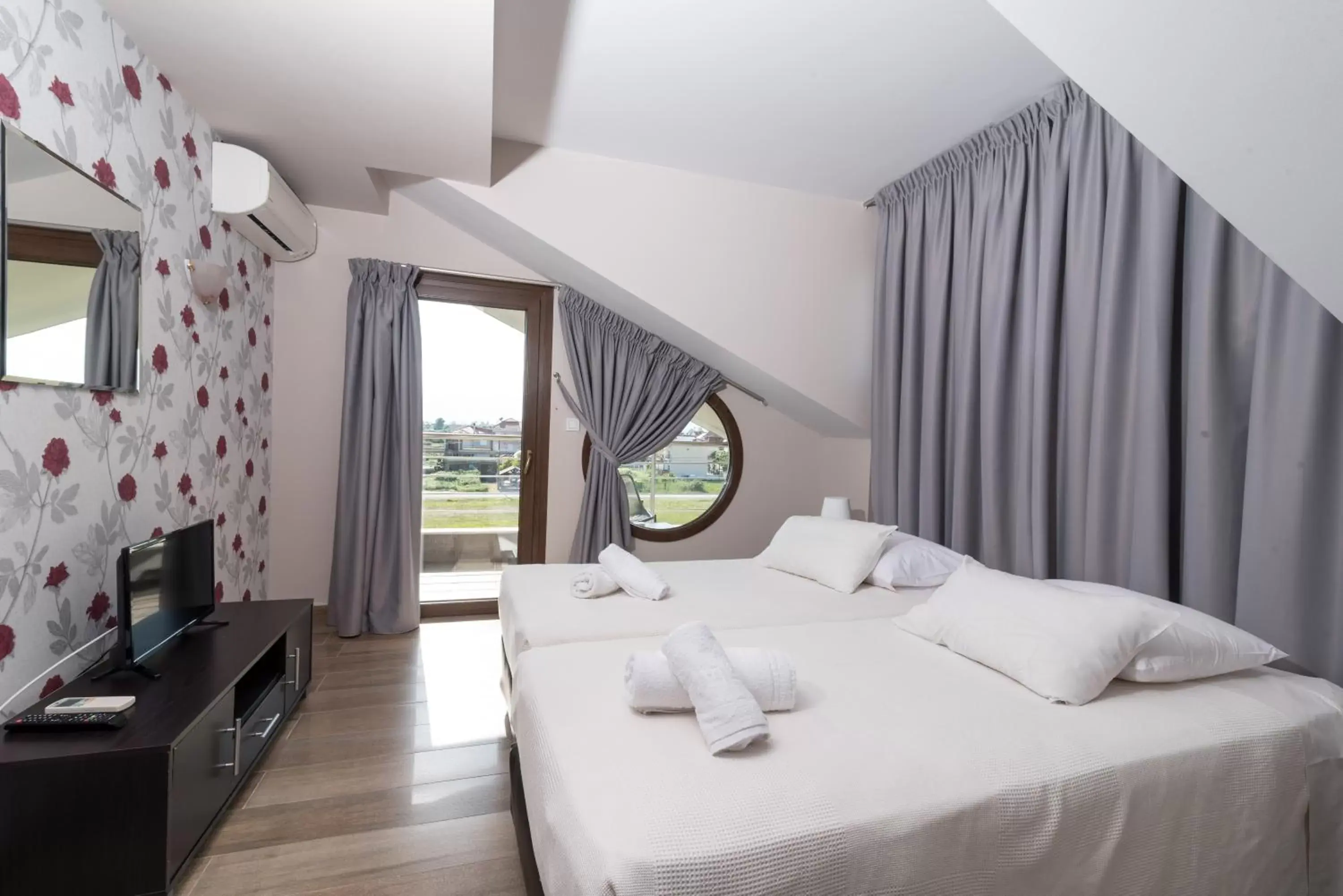 Two-Bedroom Family Suite in Principal New Leisure Hotel Two-Bedroom Family Suite in Principal New Leisure Hotel