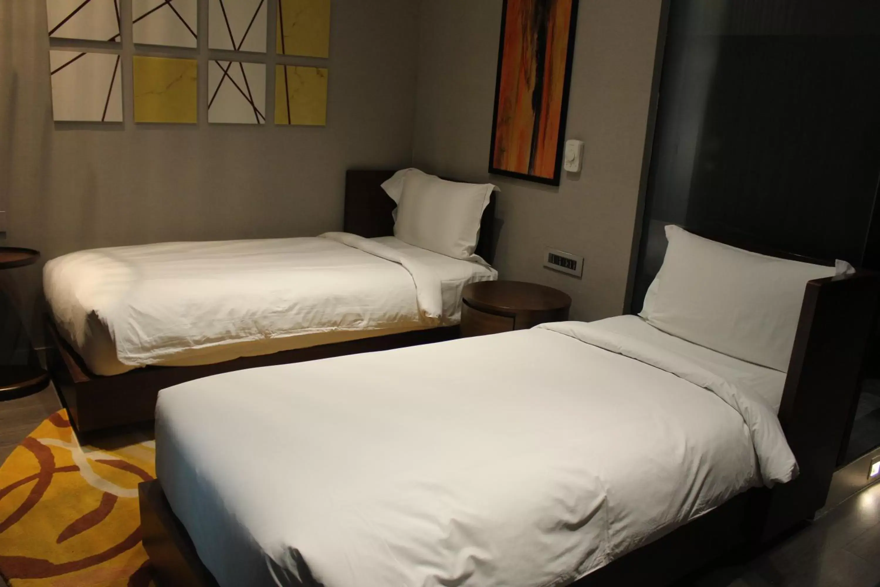 Bed in Holiday Inn Express New Delhi Int'L Airport T3