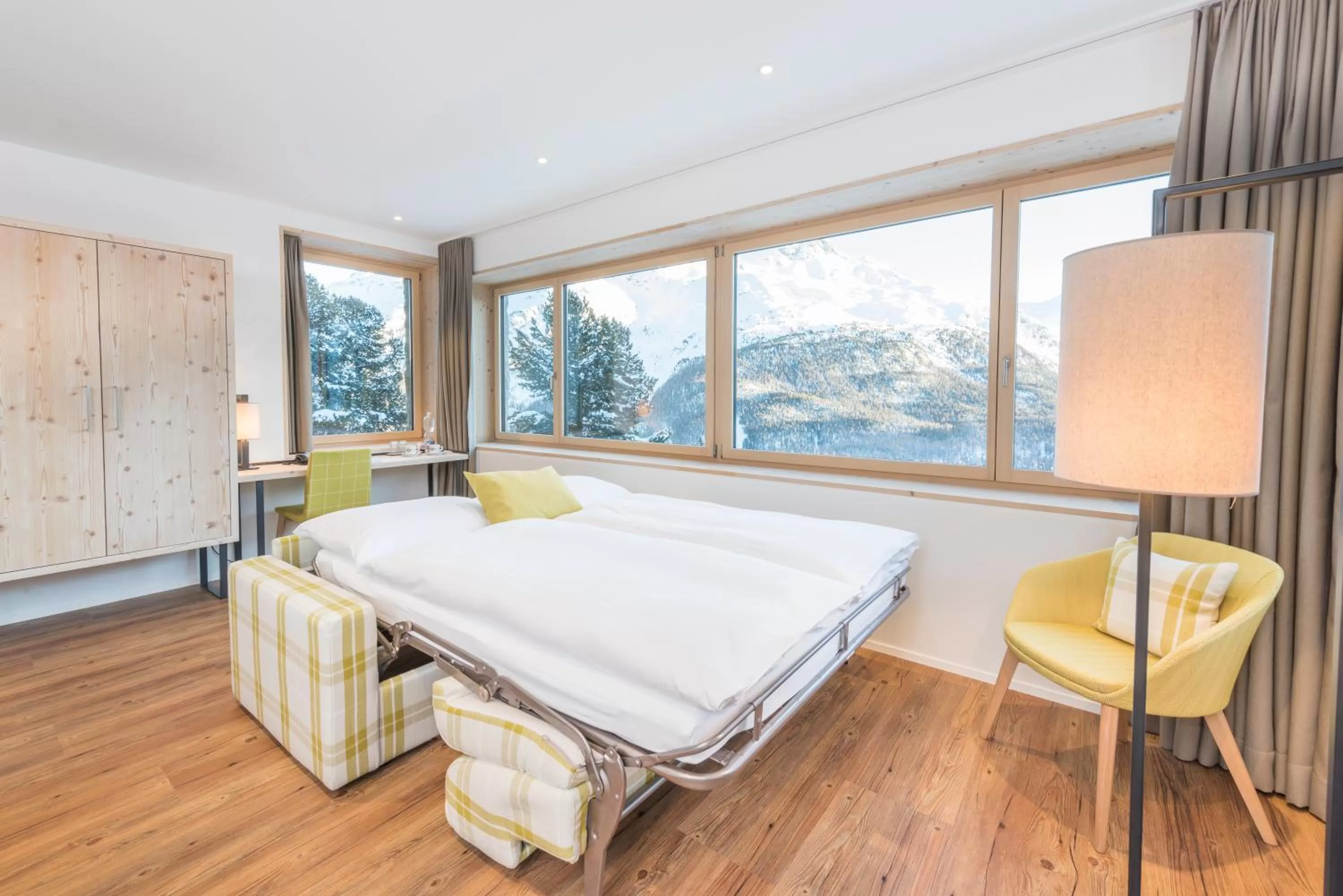 Photo of the whole room, Bed in Randolins Familienresort