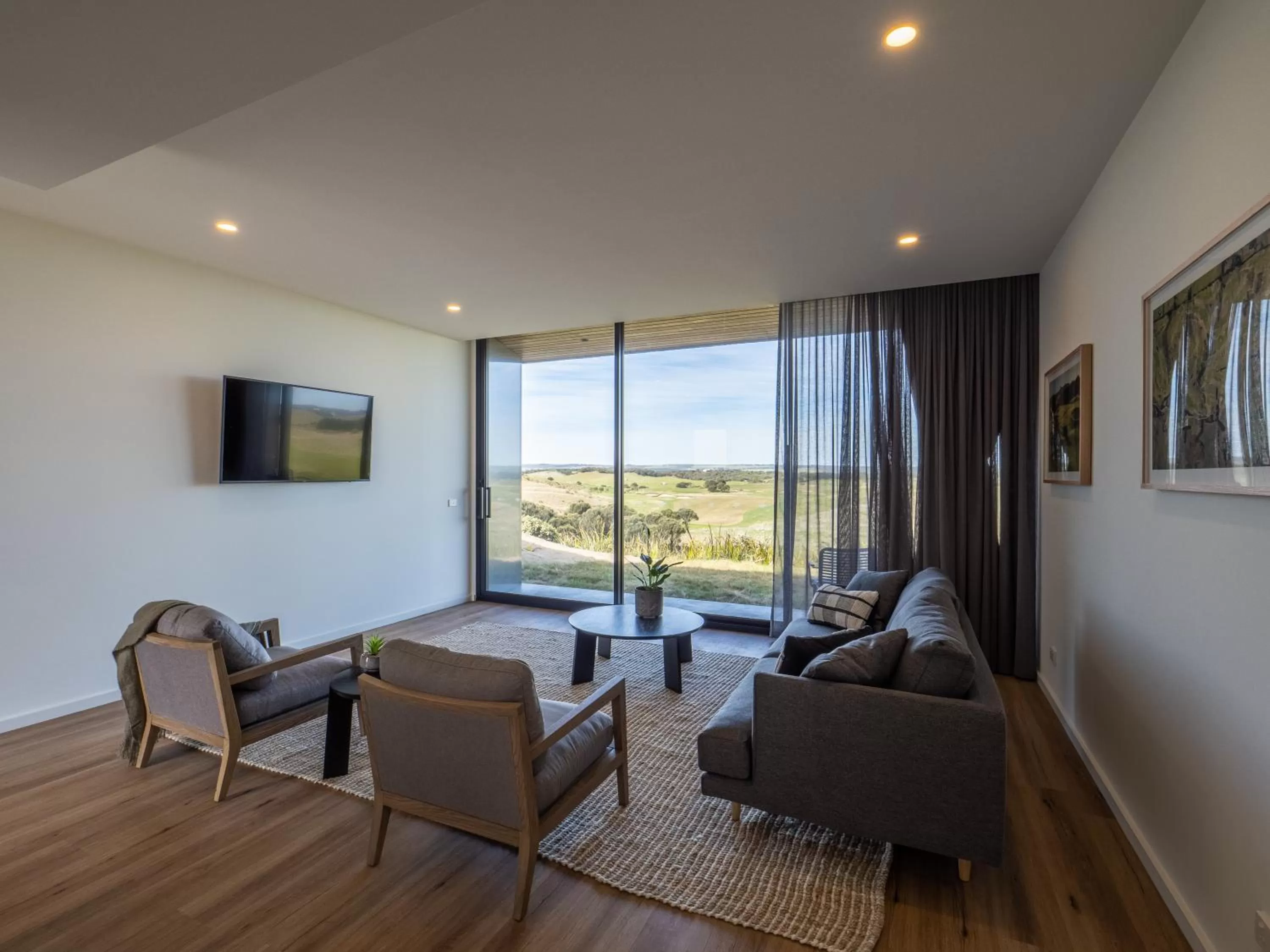 TV and multimedia in Links Lodge at The Dunes