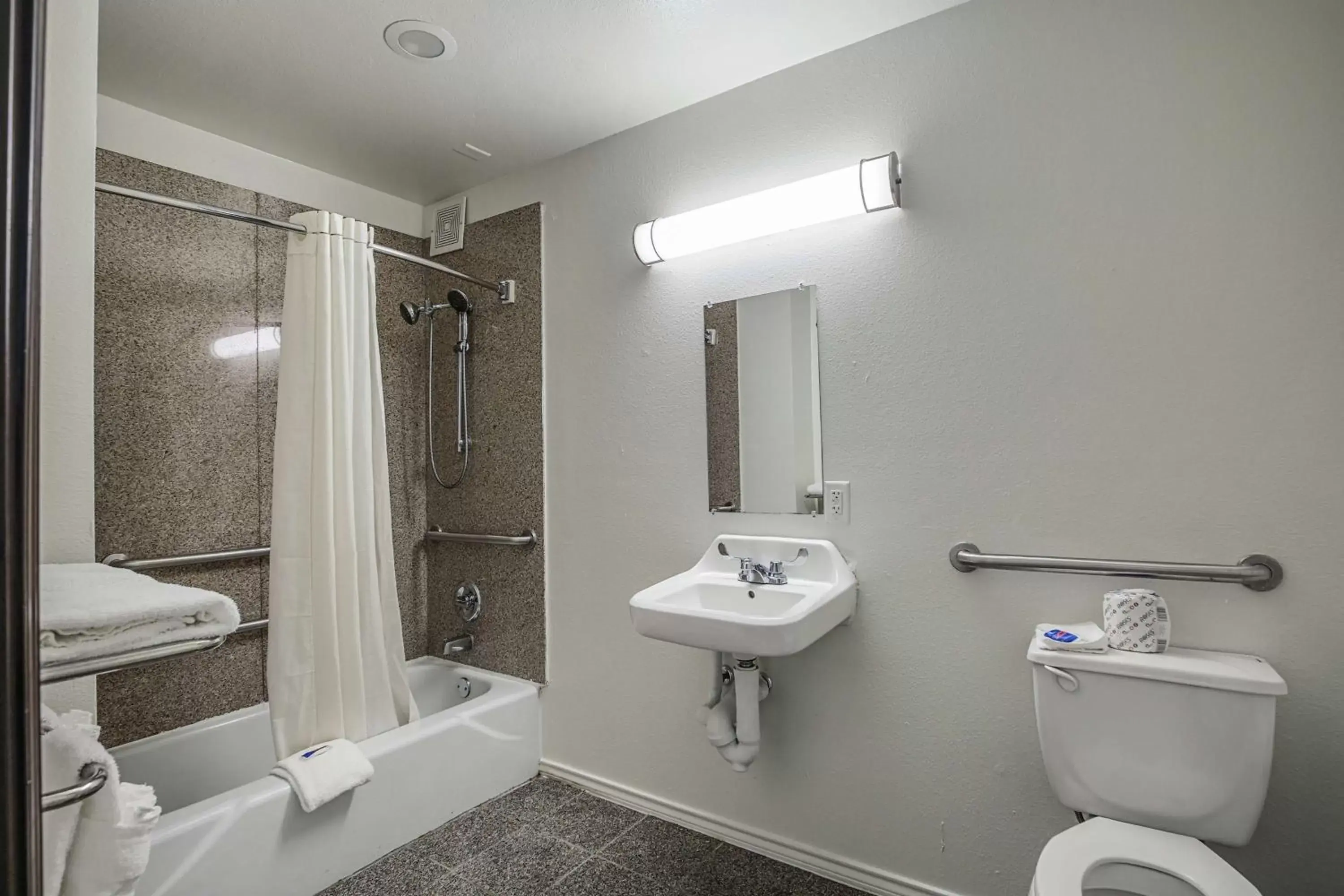 Shower, Bathroom in Motel 6-Pasadena, TX