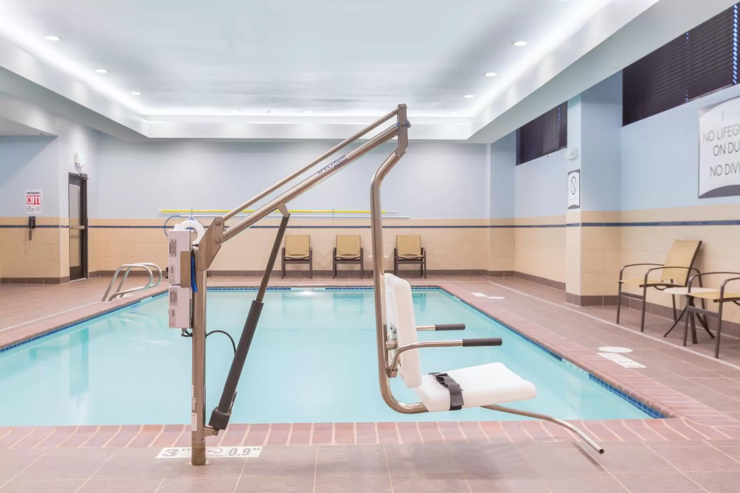 Swimming pool in Staybridge Suites Seattle - Fremont by IHG Swimming pool in Staybridge Suites Seattle - Fremont by IHG