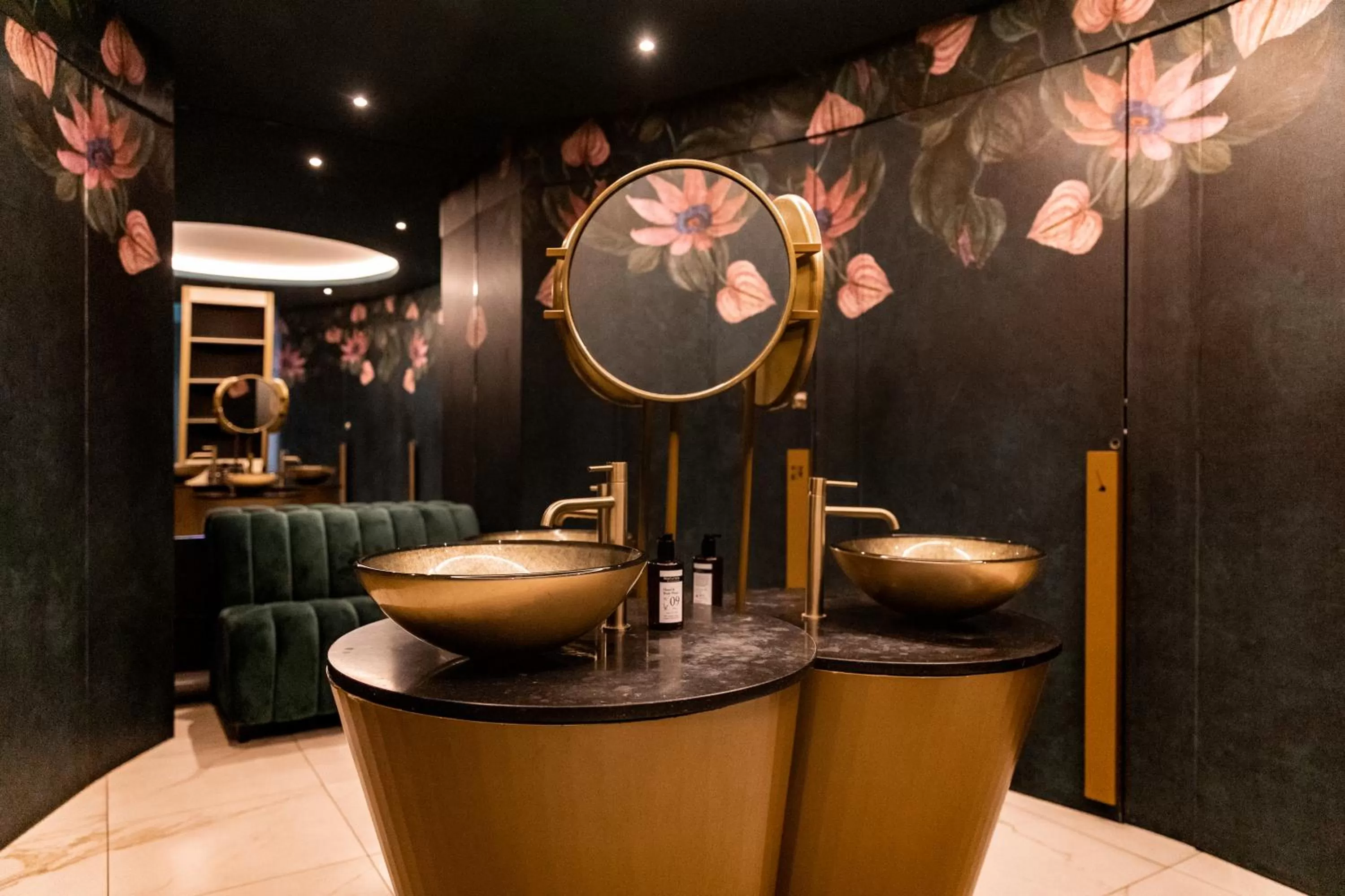 Toilet in Ambassador City Centre Hotel