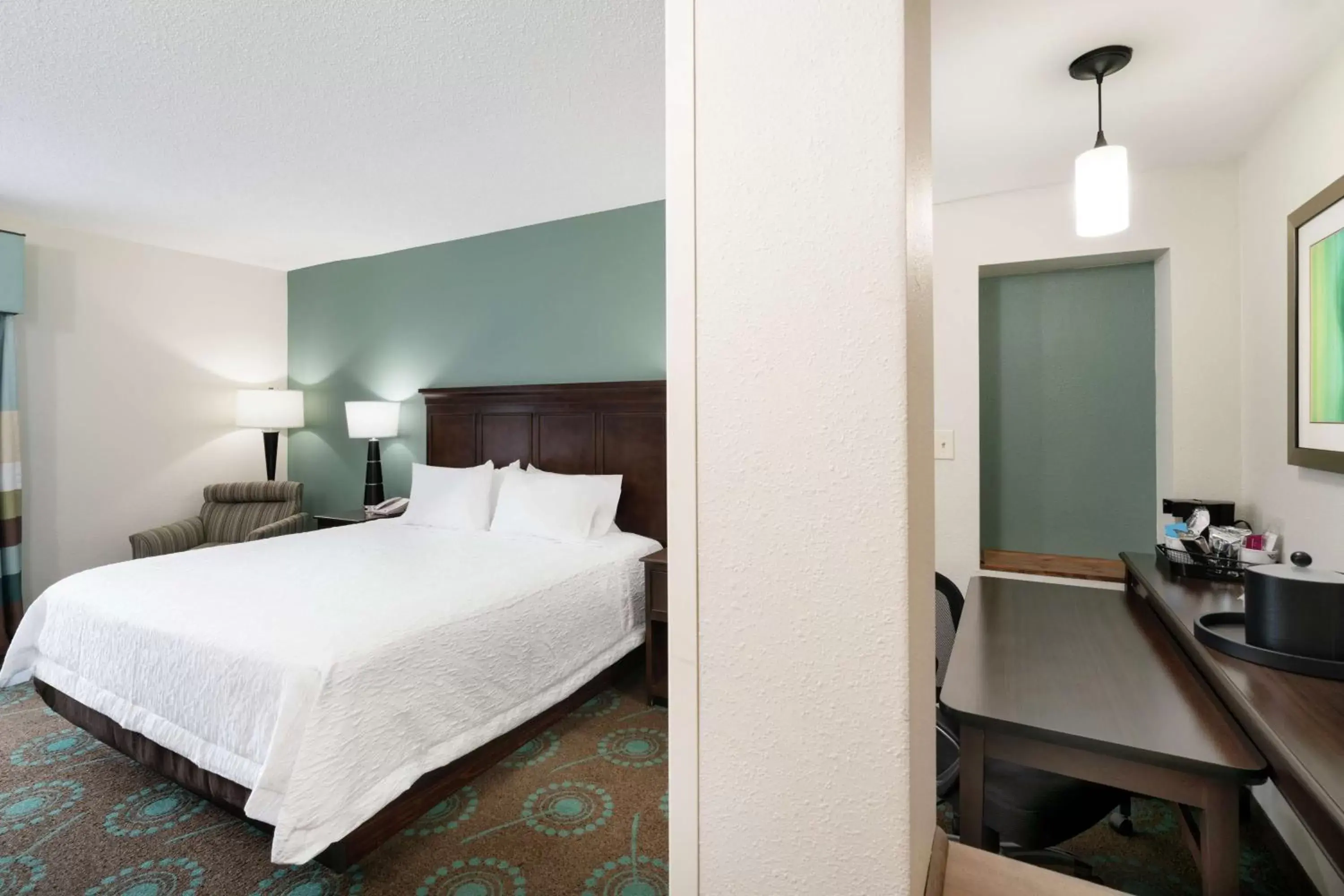 Bedroom, Bed in Hampton Inn & Suites Mooresville