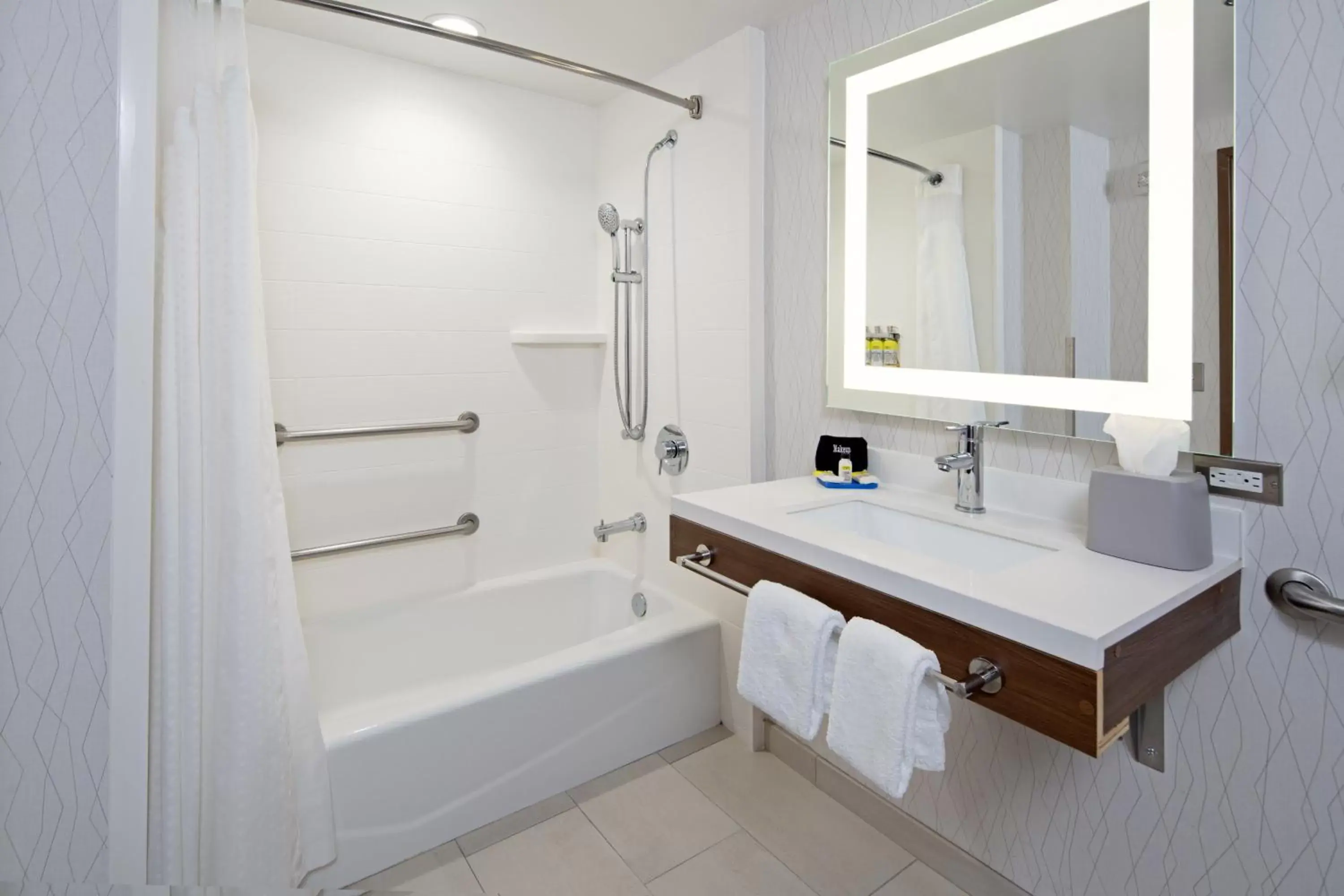 Bathroom in Holiday Inn Express Hotel & Suites Atascadero, an IHG Hotel