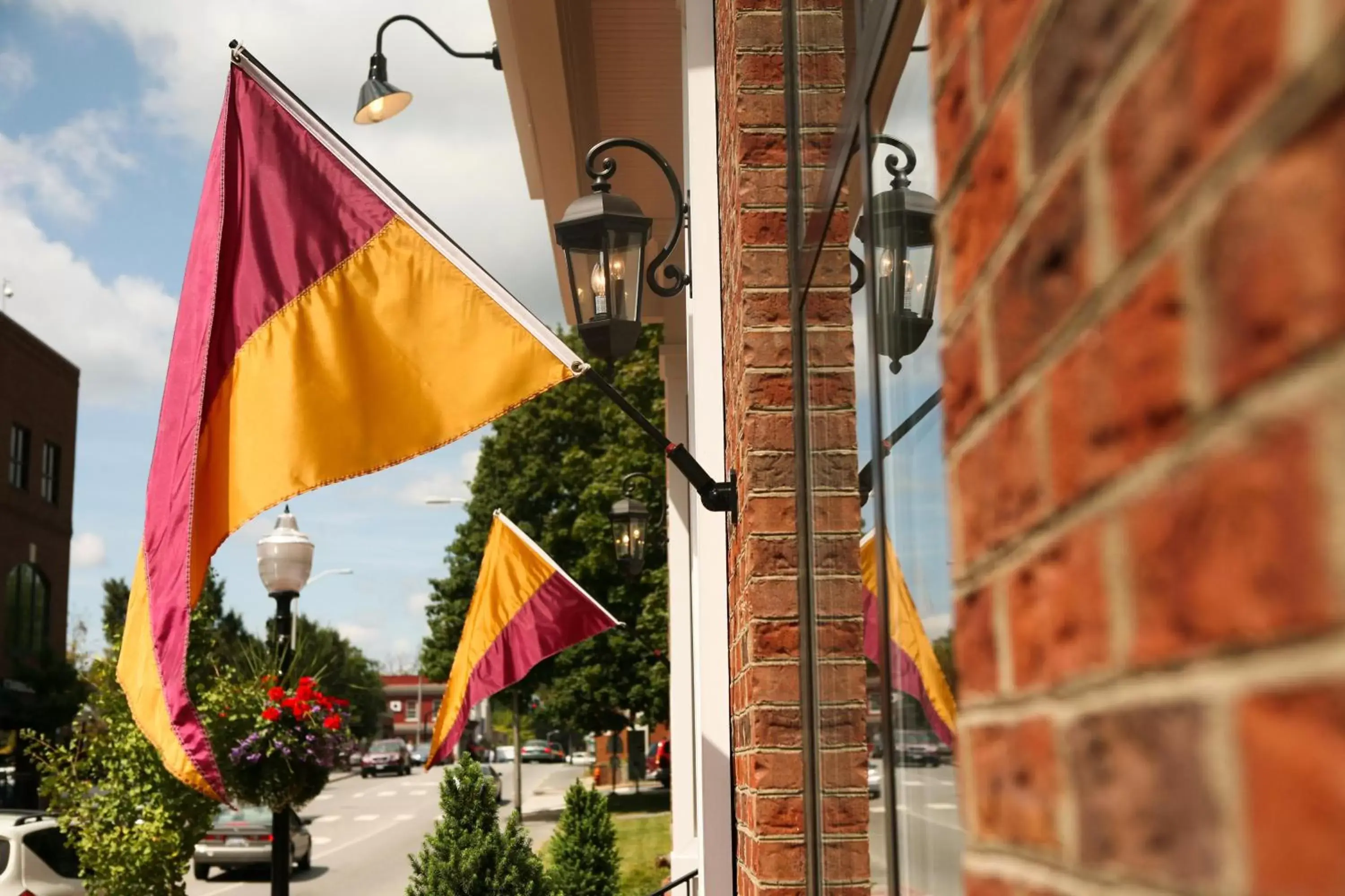 Facade/entrance in Main Street Inn Blacksburg