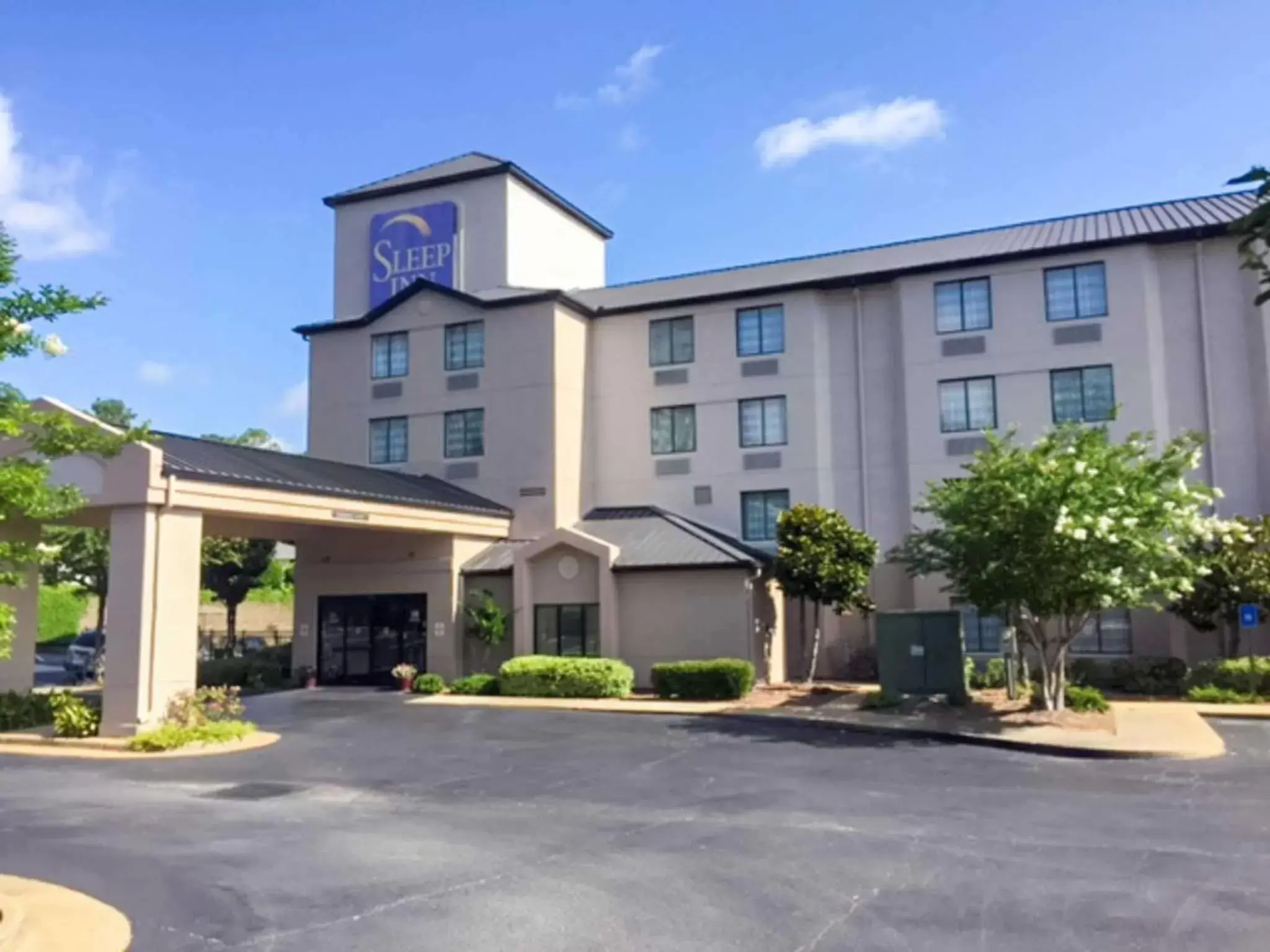 Property Building in Sleep Inn & Suites Columbus State University Area