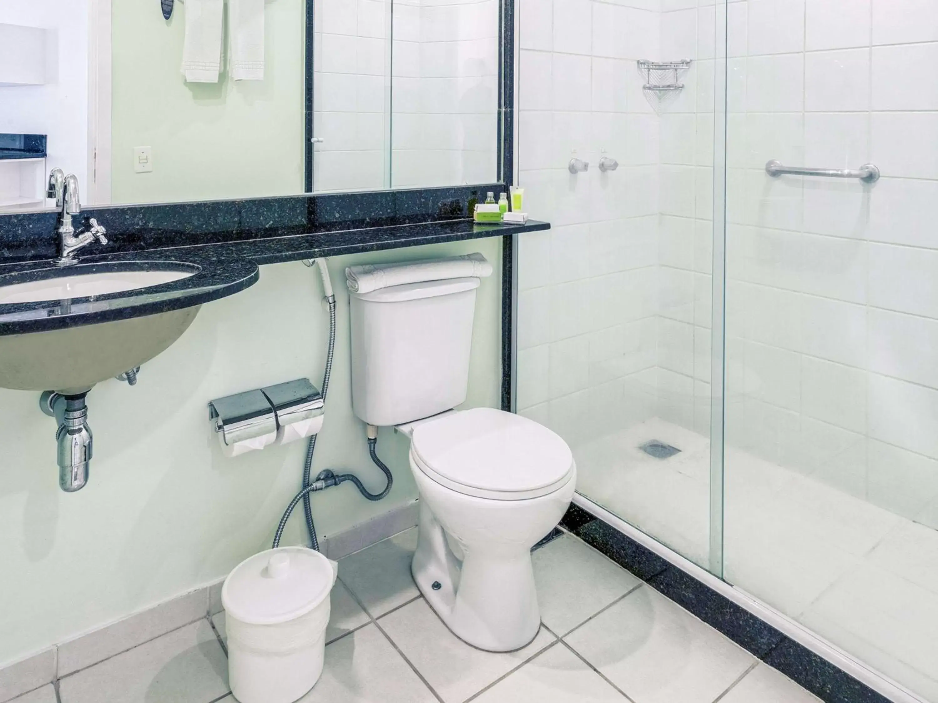 Photo of the whole room, Bathroom in Mercure Angra dos Reis