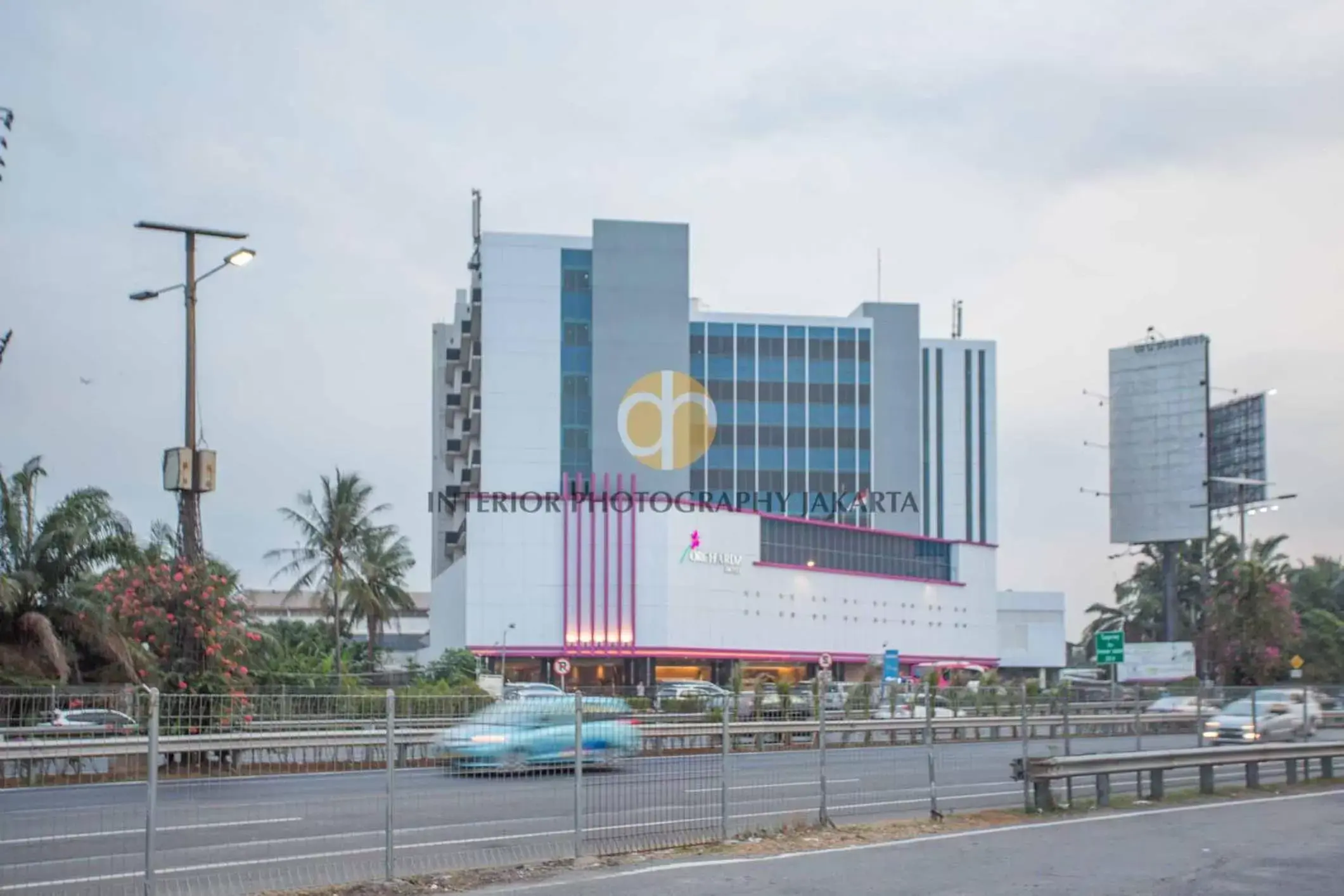 Property Building in Orchardz Hotel Bandara