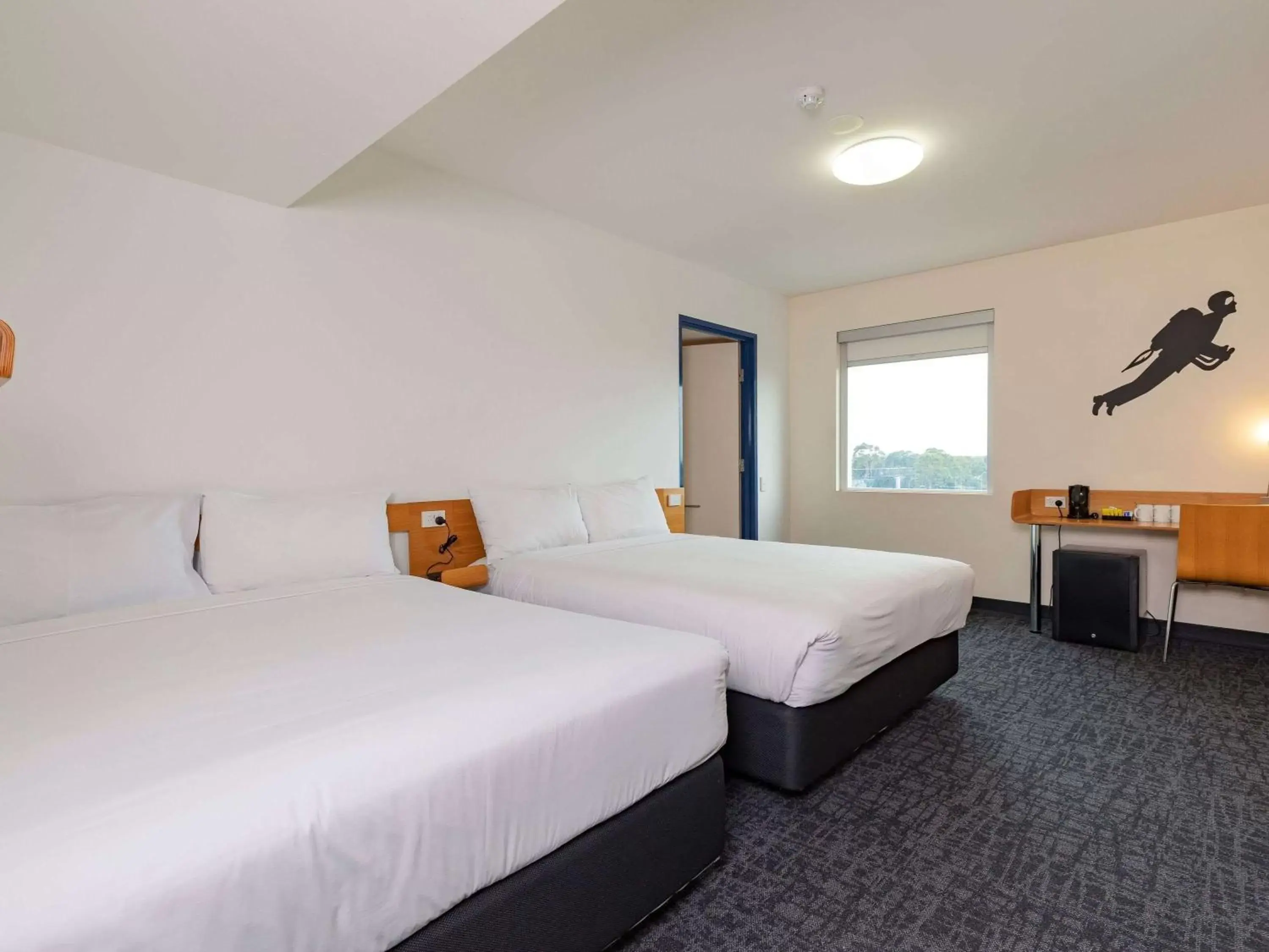 Photo of the whole room, Bed in ibis budget Sydney Airport