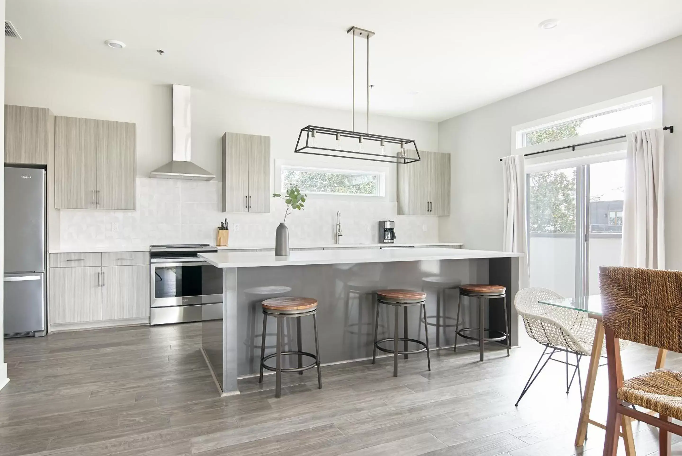 Living room, Kitchen/Kitchenette in Sonder The Retreat