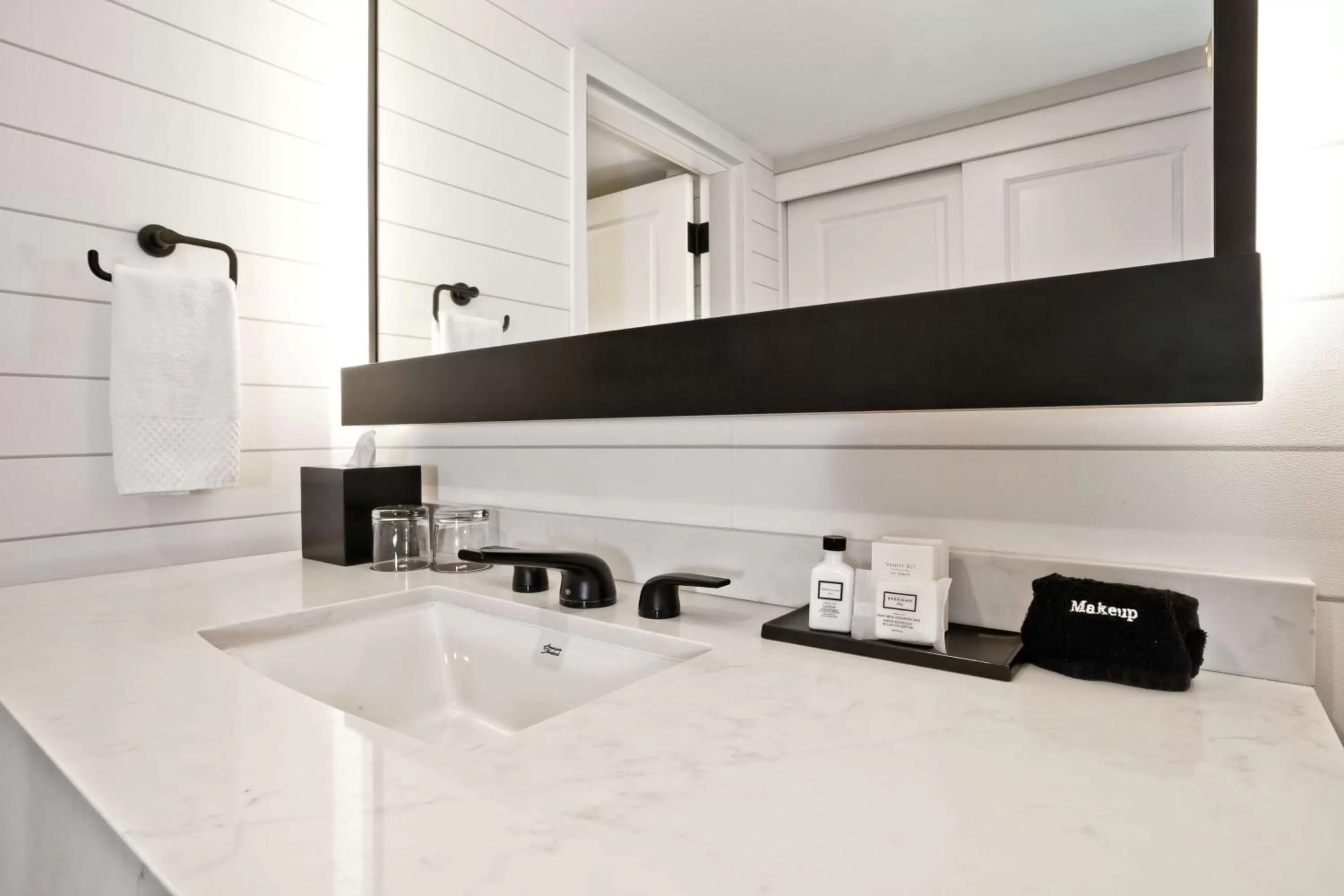 Bathroom in The Inn at Saratoga, Tapestry Collection by Hilton