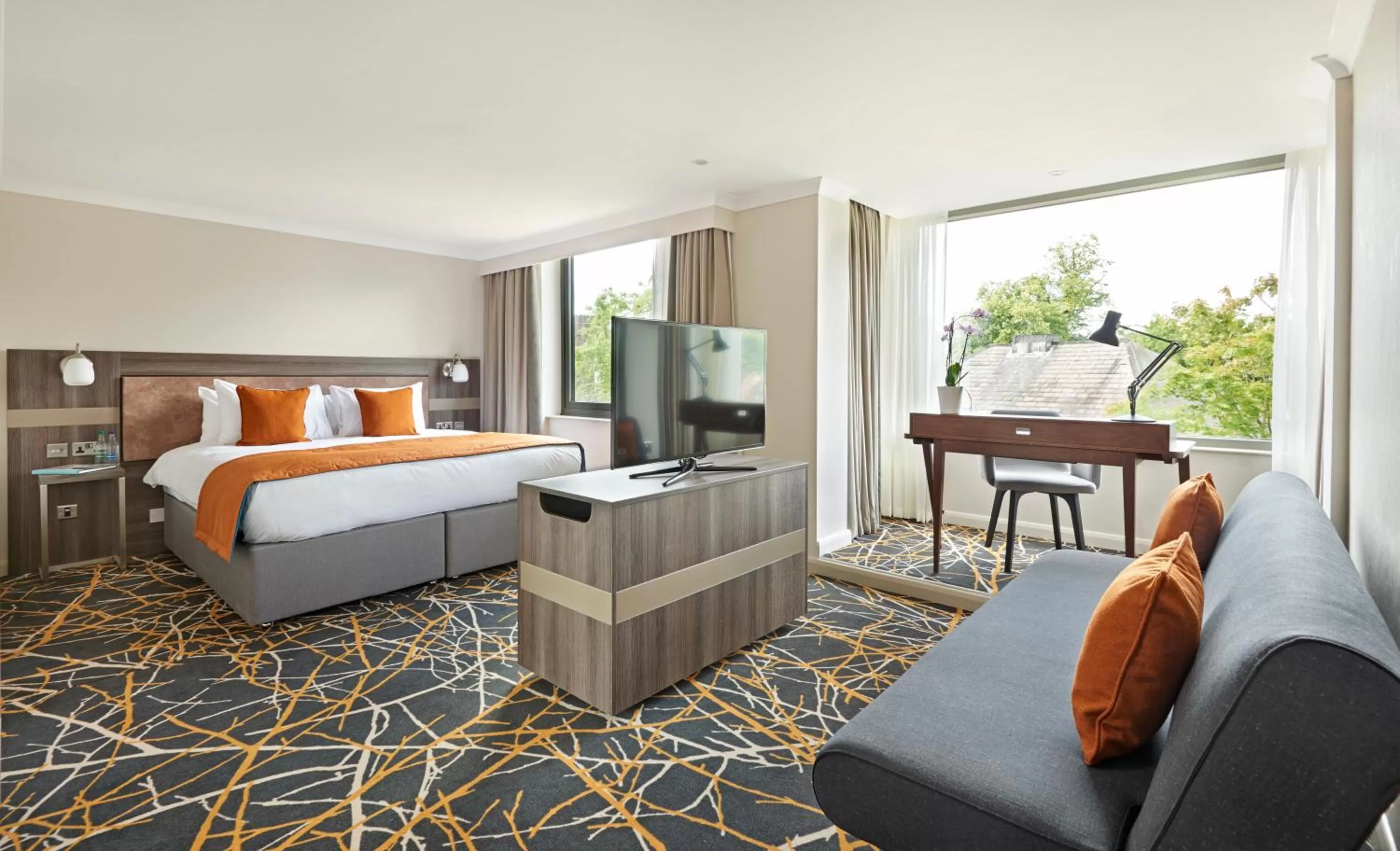 Photo of the whole room, Bed in Richmond Hill Hotel