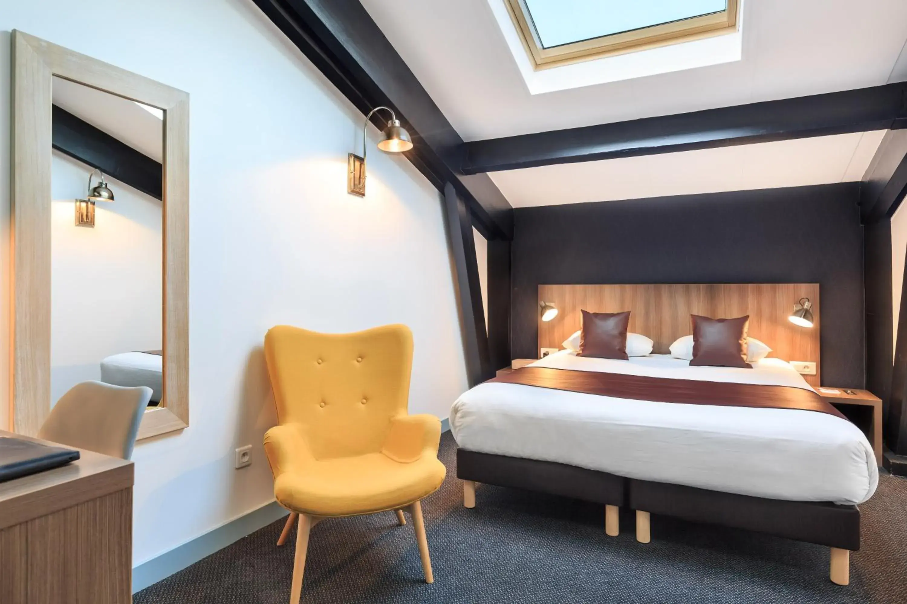 Bedroom, Bed in Hôtel Innes by HappyCulture