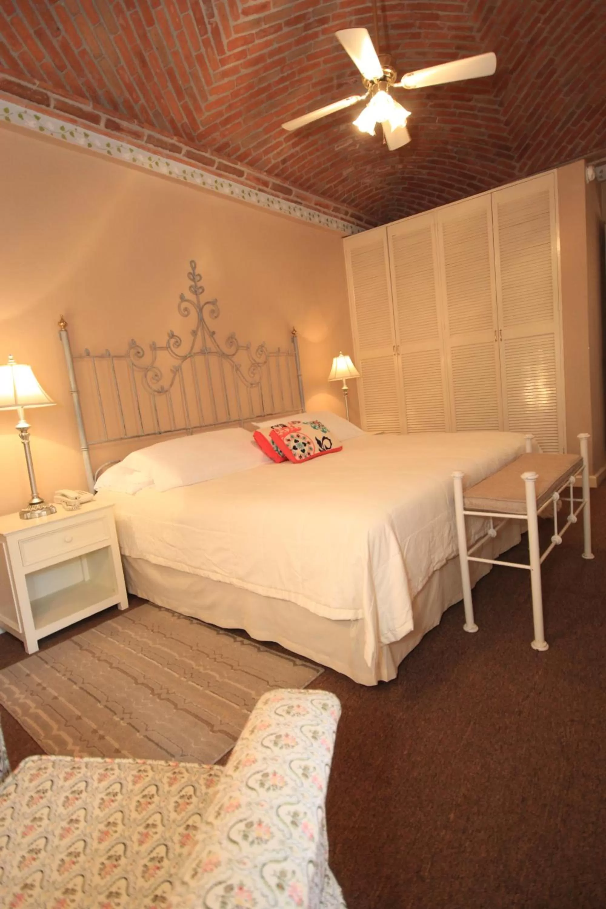 Photo of the whole room, Bed in Villa Mirasol