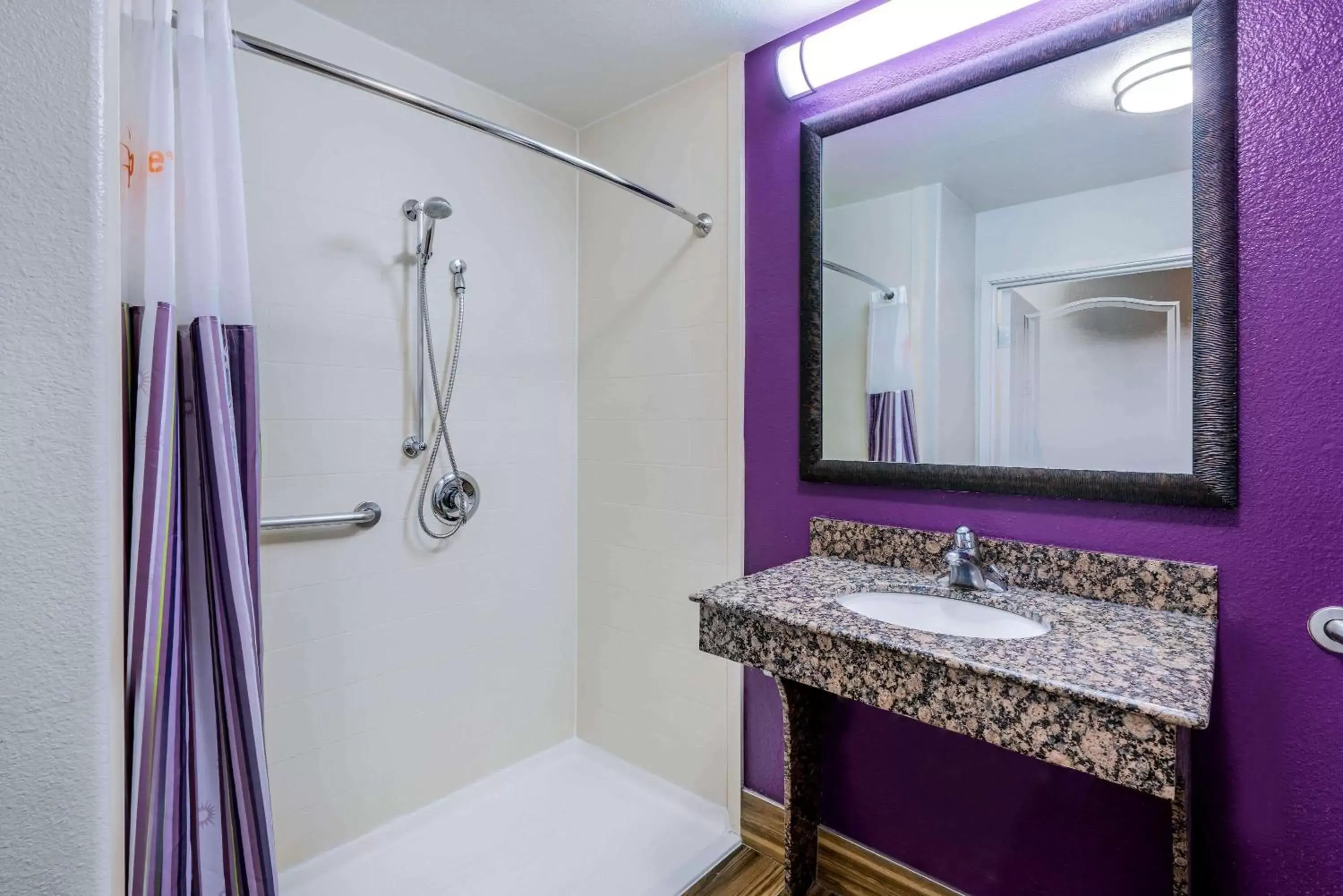 Shower, Bathroom in La Quinta by Wyndham DFW Airport West - Bedford