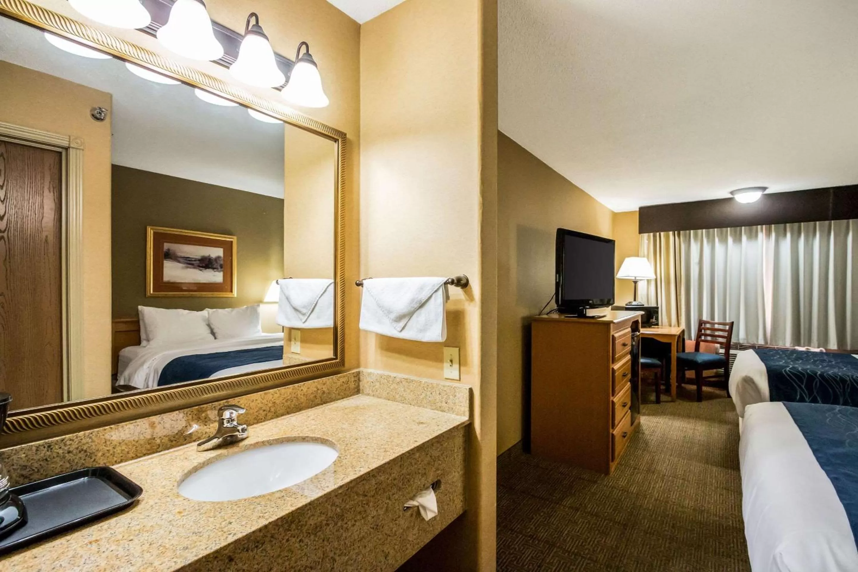 Photo of the whole room, Bed in Comfort Inn Green River National Park Area