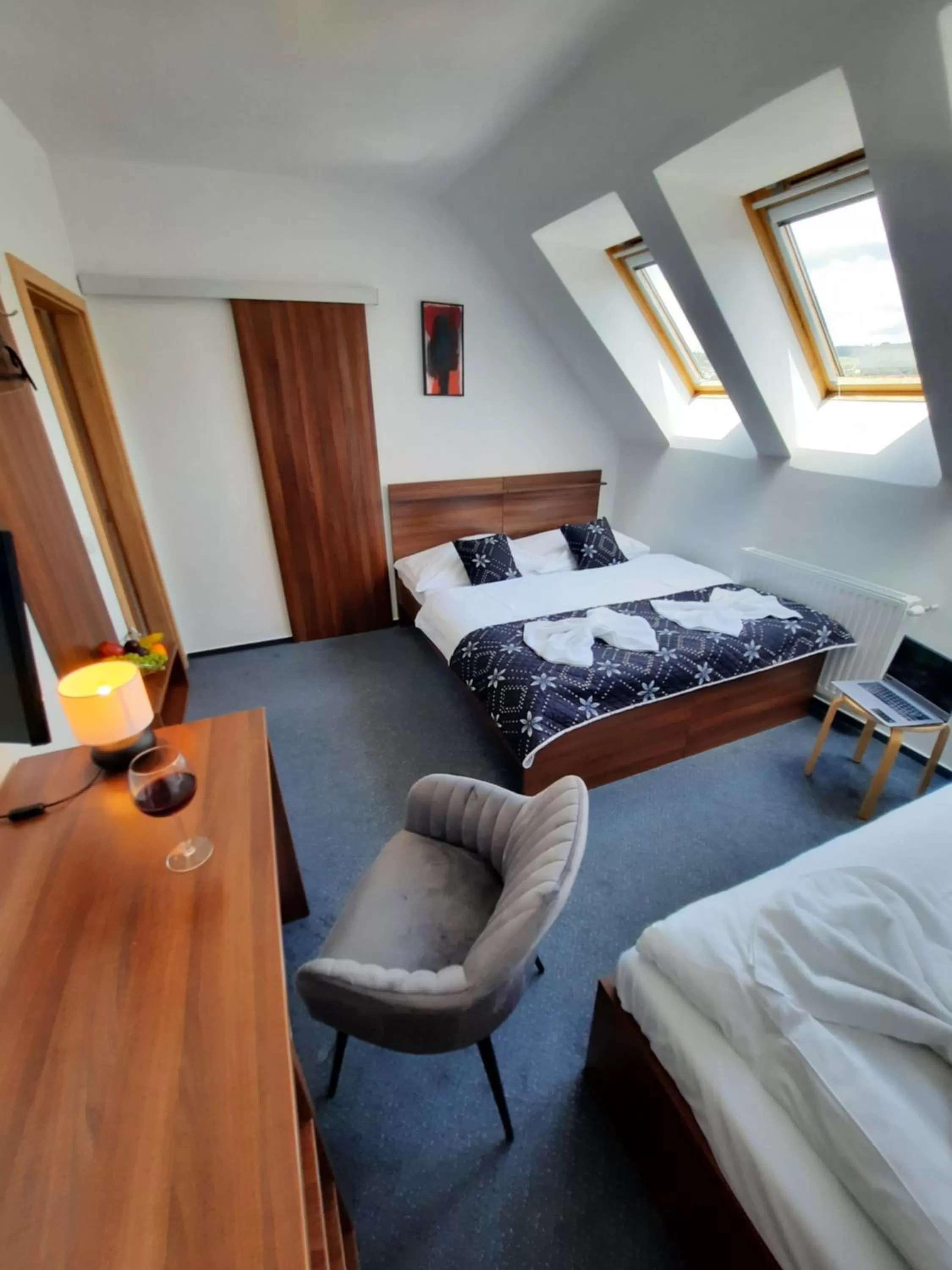 Triple Room with Bath - single occupancy in Hotel Vincent