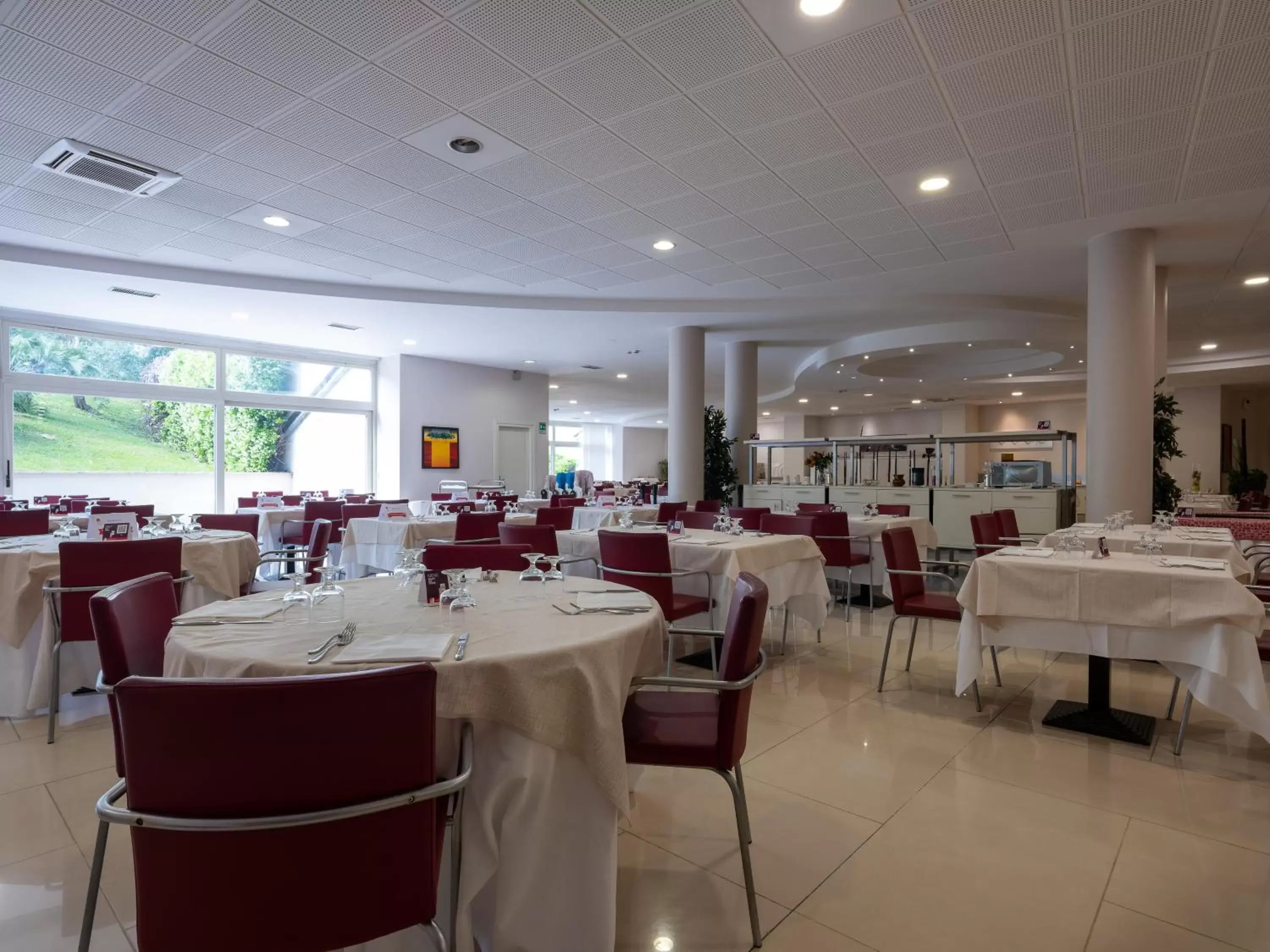 Restaurant/Places to Eat in Parc Hotel