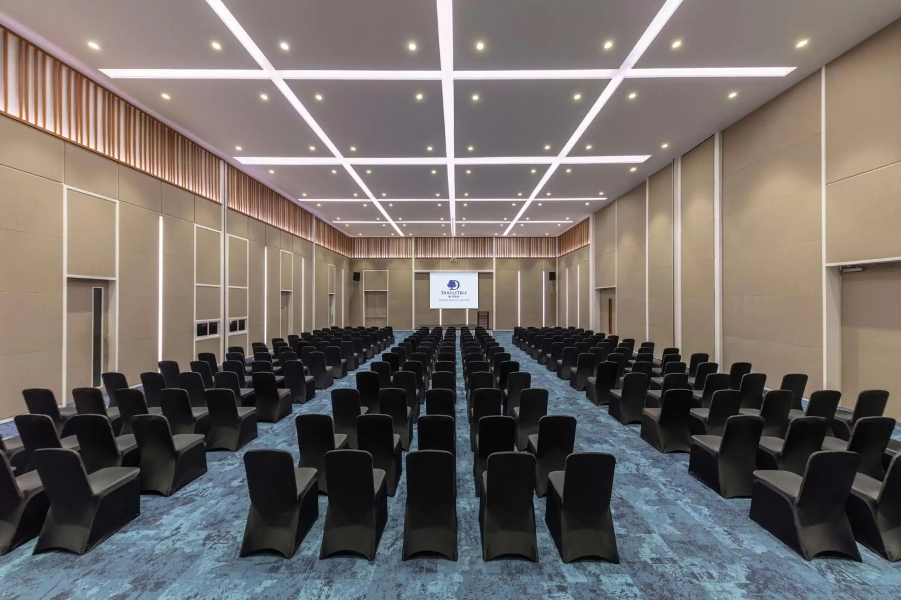 Meeting/conference room in DoubleTree by Hilton Phuket Banthai Resort