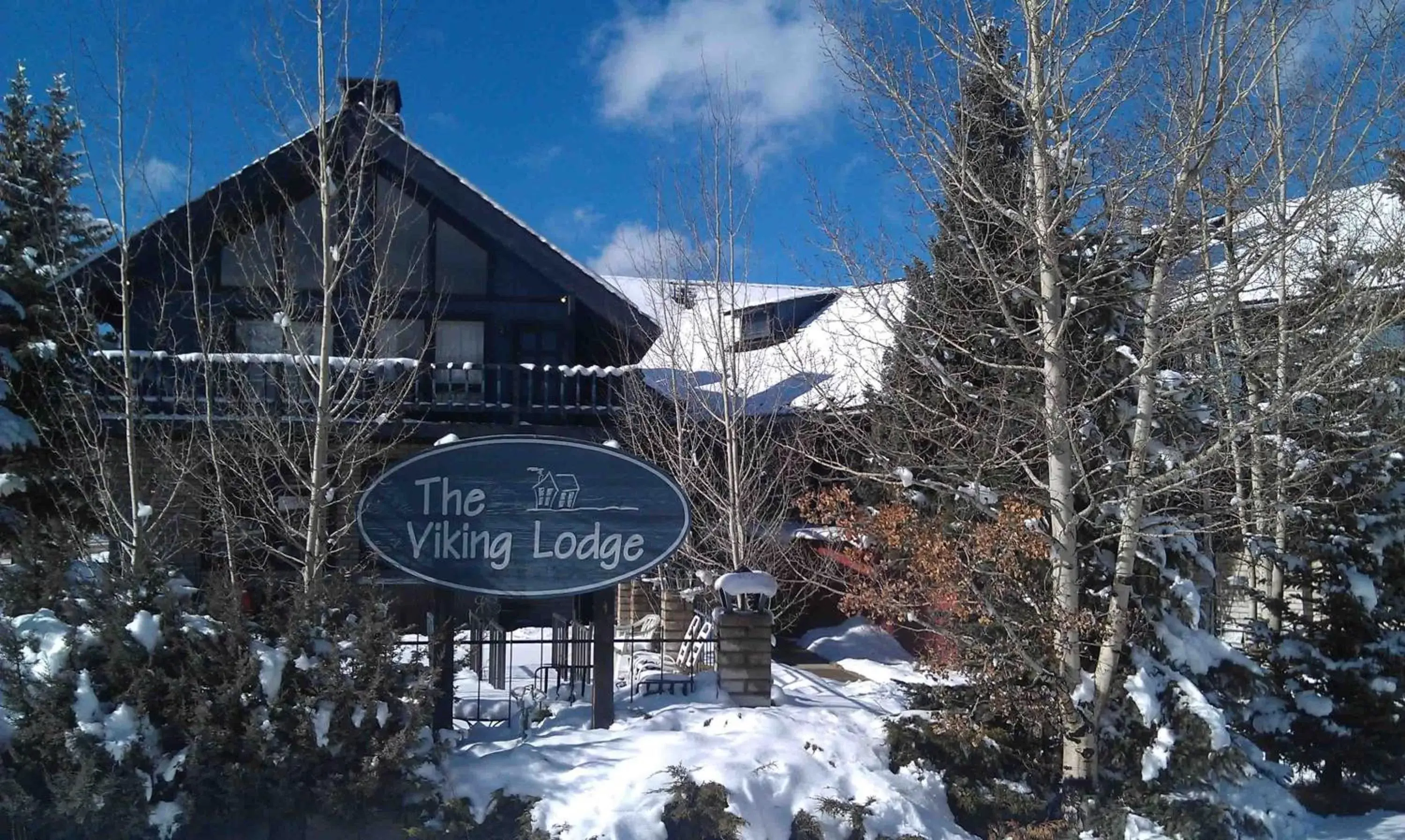 Facade/entrance, Winter in The Viking Lodge - Downtown Winter Park Colorado