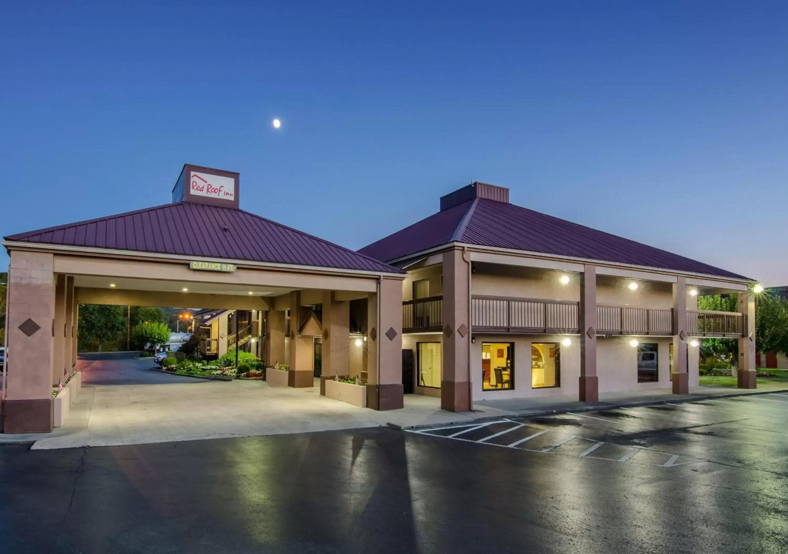 Property Building in Red Roof Inn Kingsport