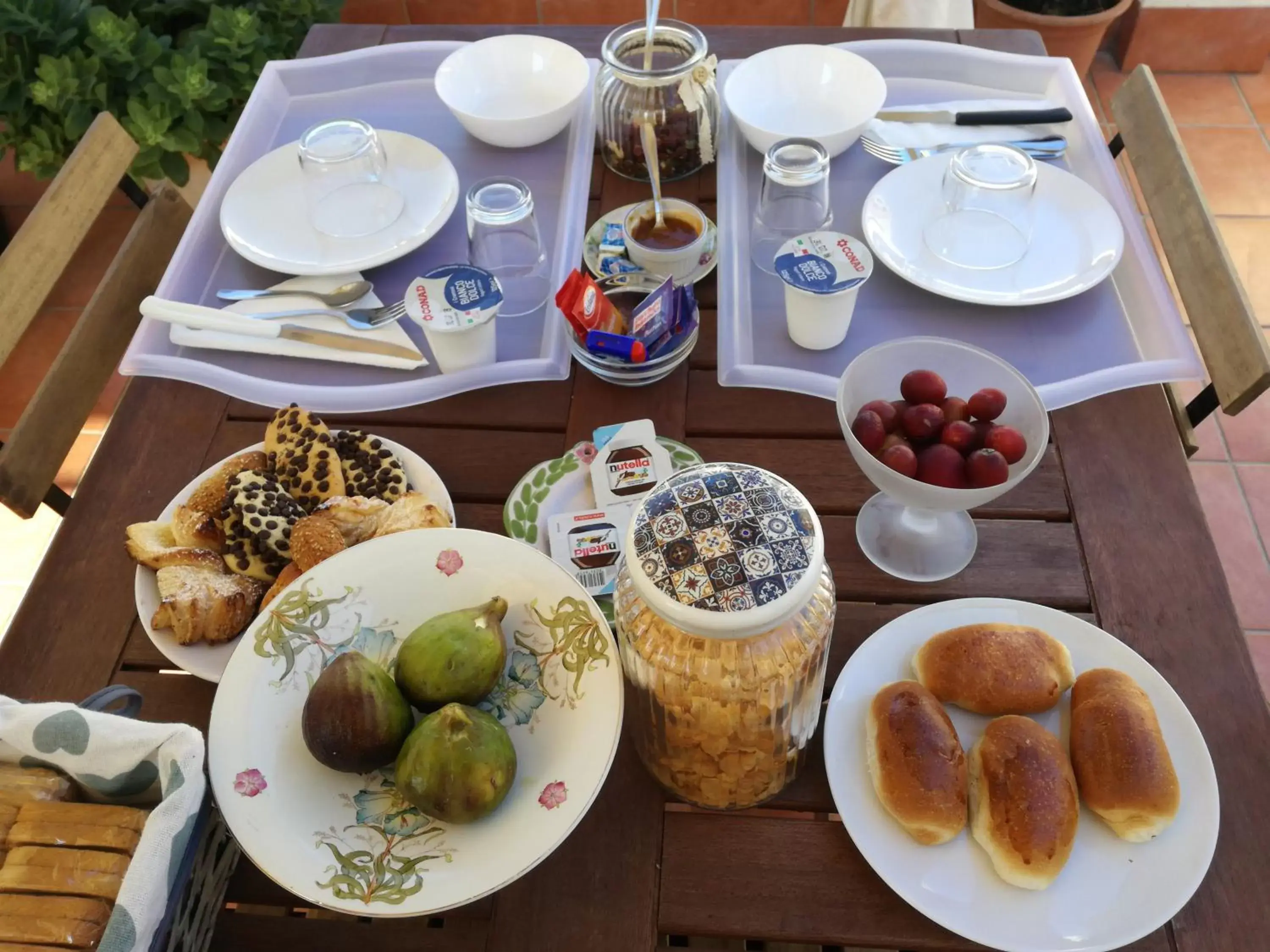 Italian breakfast in La terrazza del Sole B&B