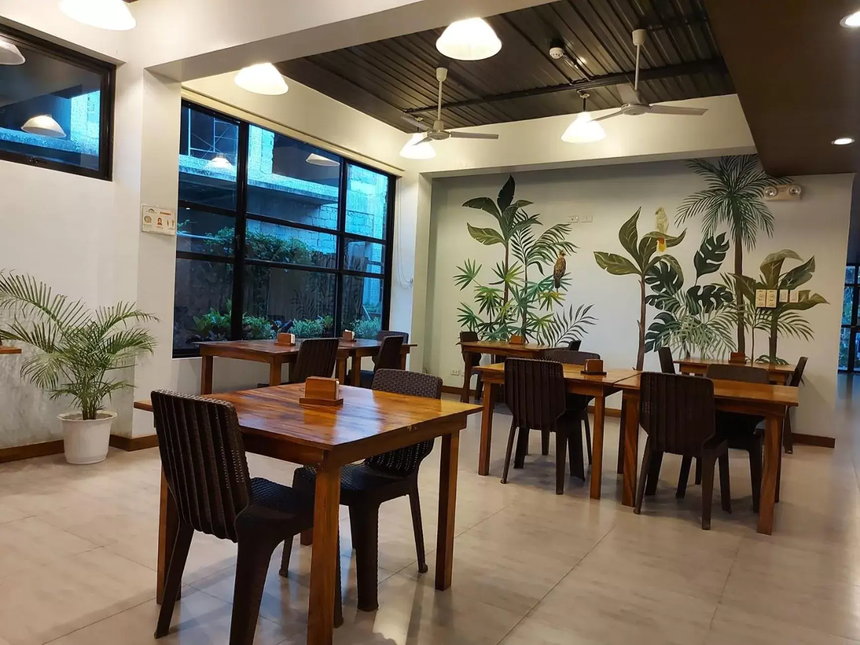 Restaurant/places to eat in Acacia Garden Inn and Suites Restaurant/places to eat in Acacia Garden Inn and Suites