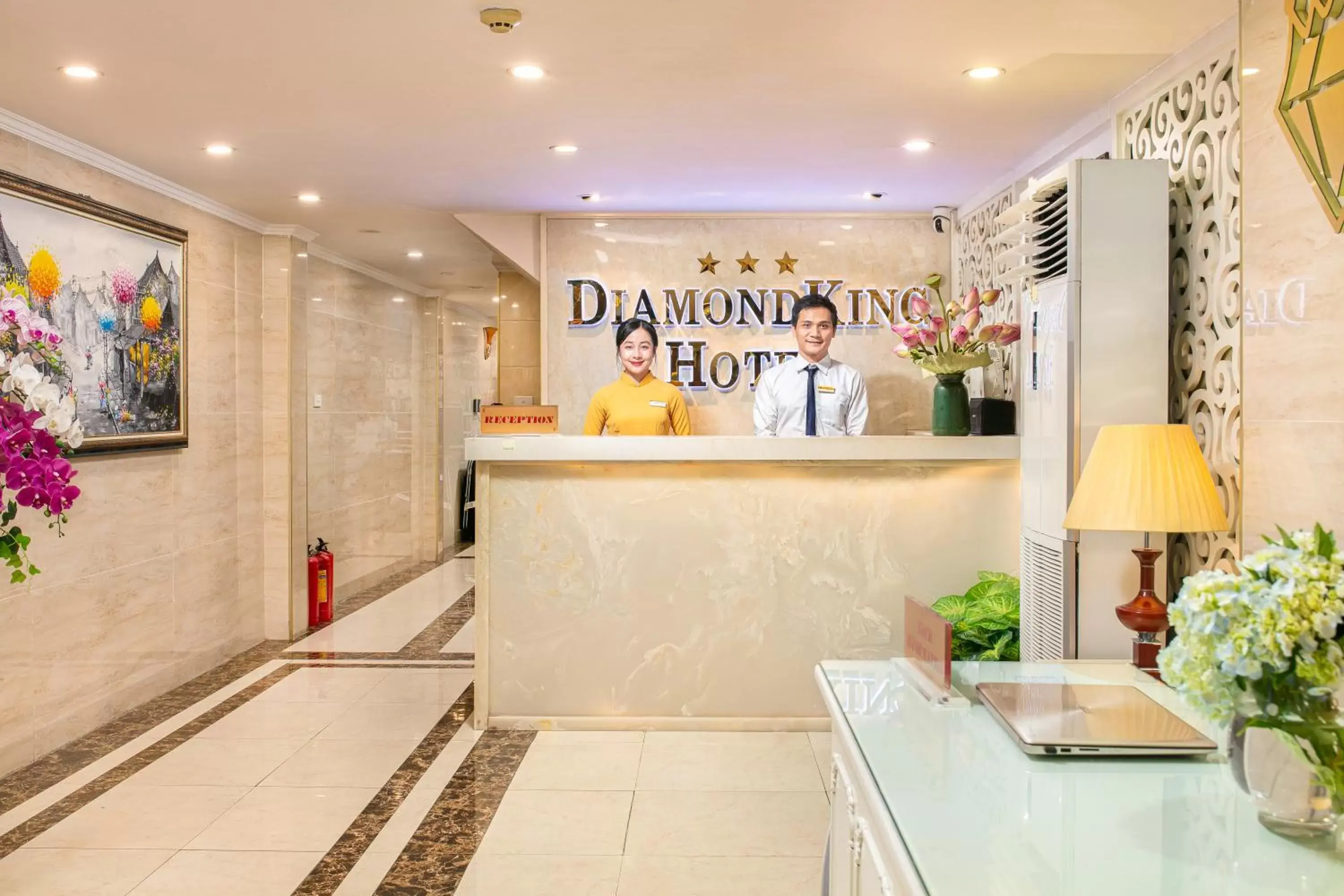 Staff, Lobby/Reception in Hanoi Diamond King Hotel & Travel