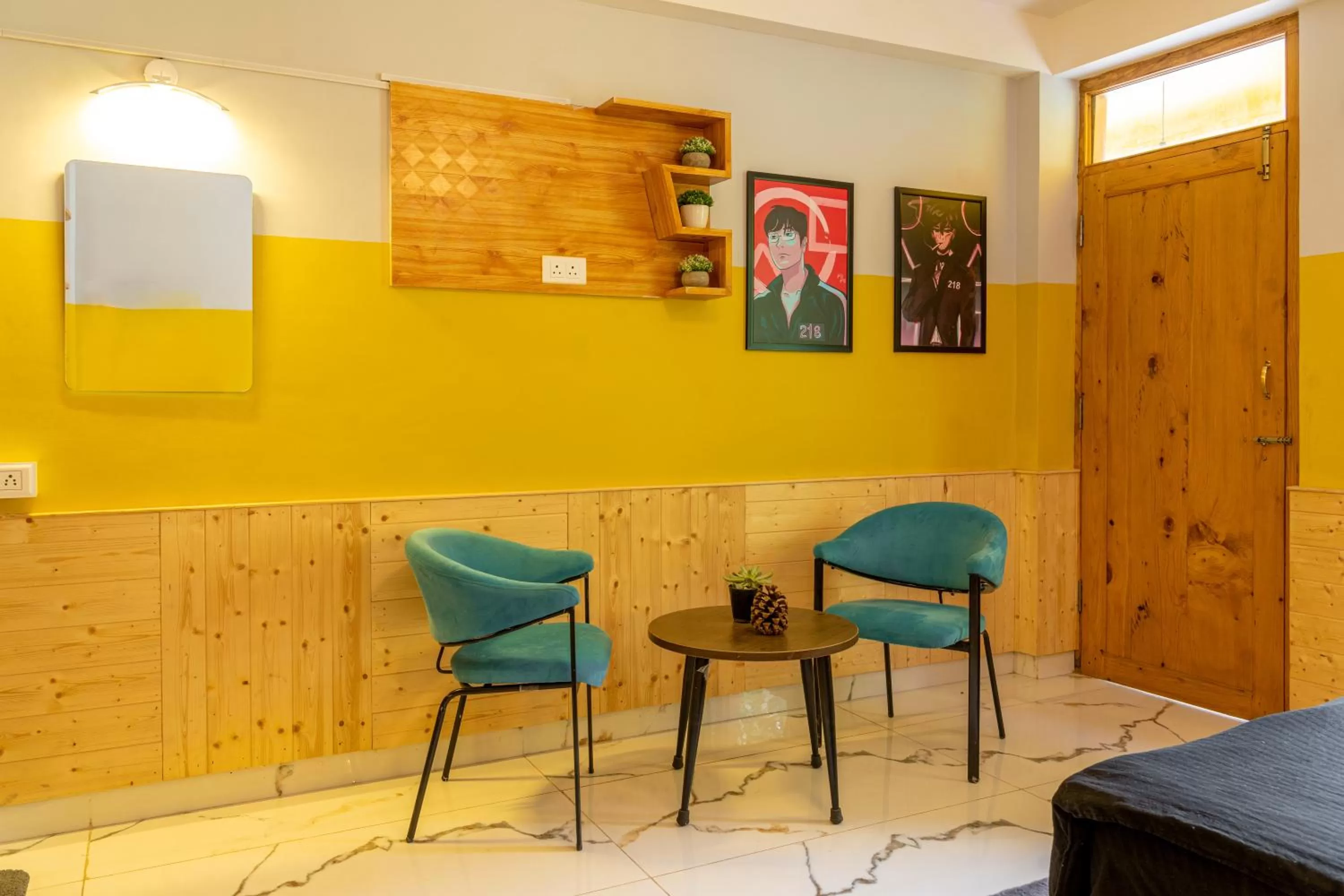 Whoopers Hostel Manali