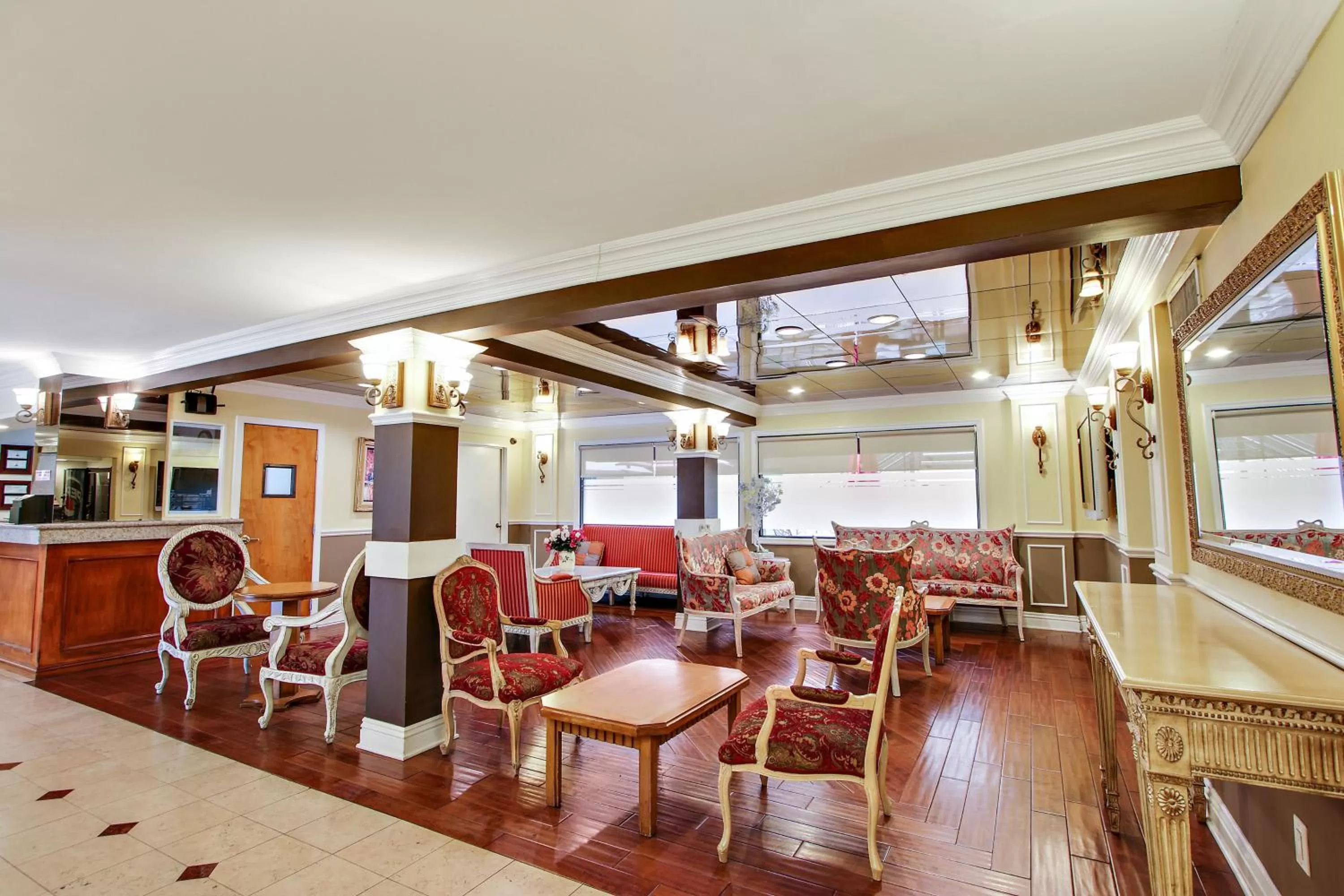 Communal lounge/ TV room in Rotex Western Inn