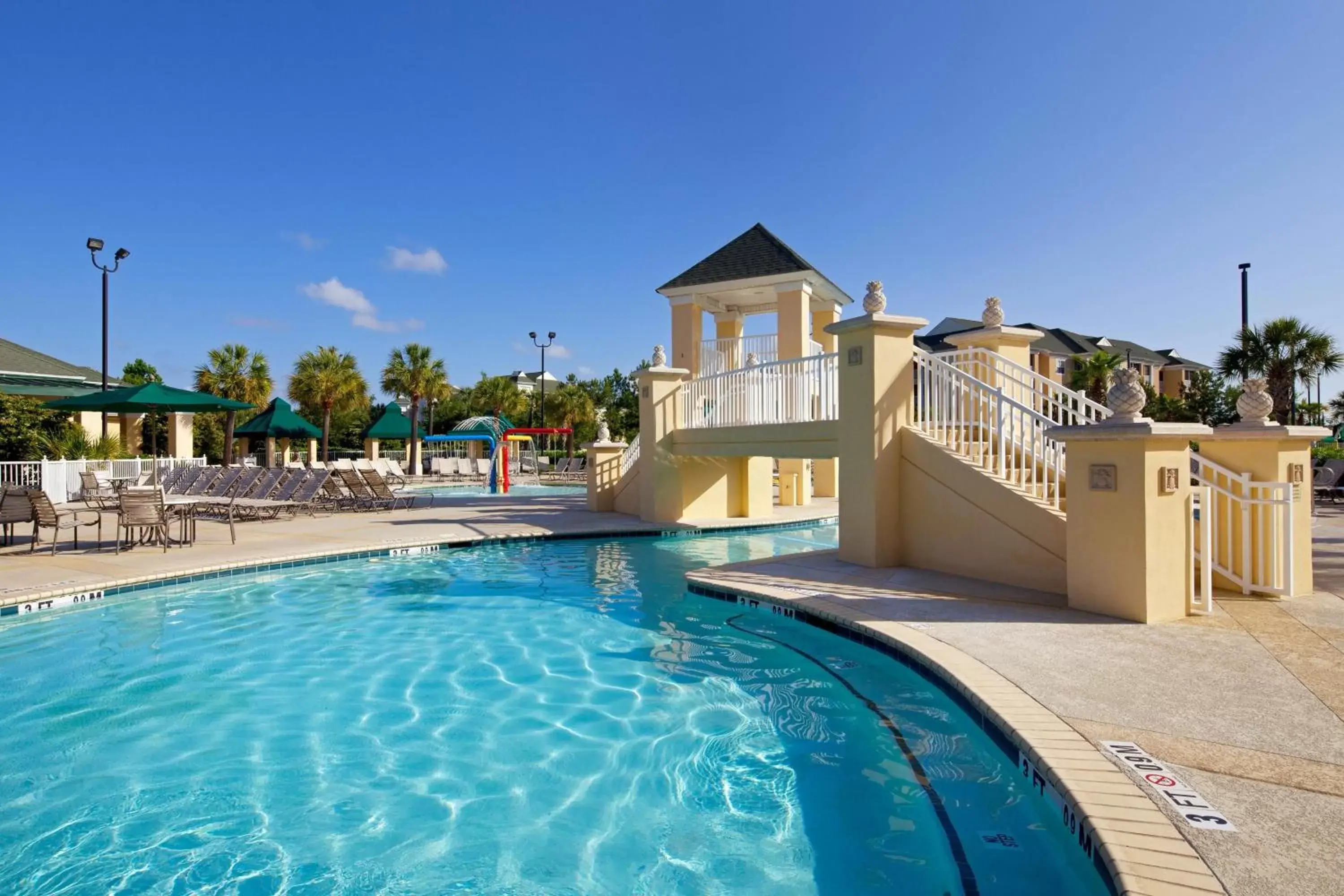 Swimming Pool in Sheraton Broadway Resort Villas