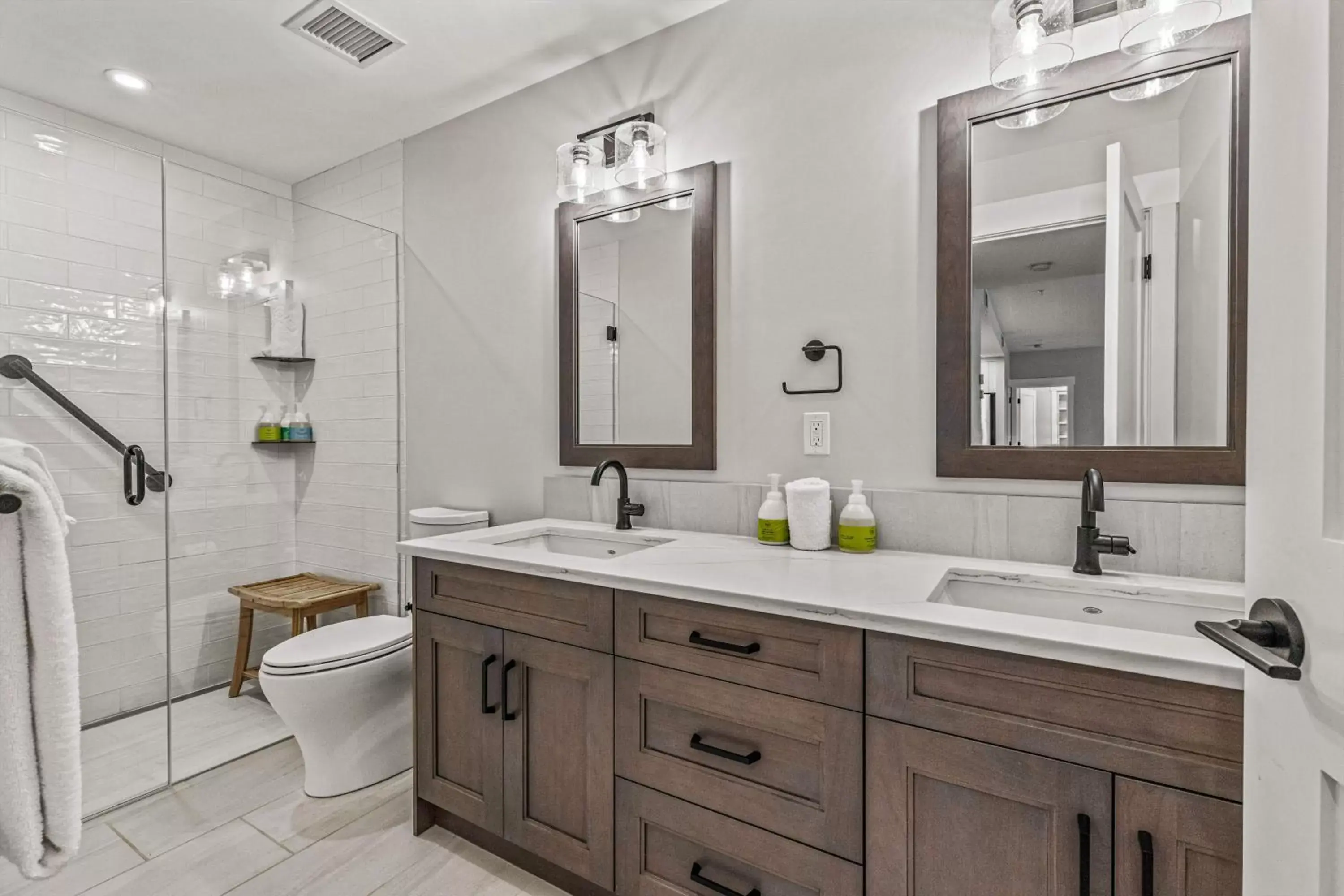 Bathroom in Tamarack Lodge by Spring Creek Vacations